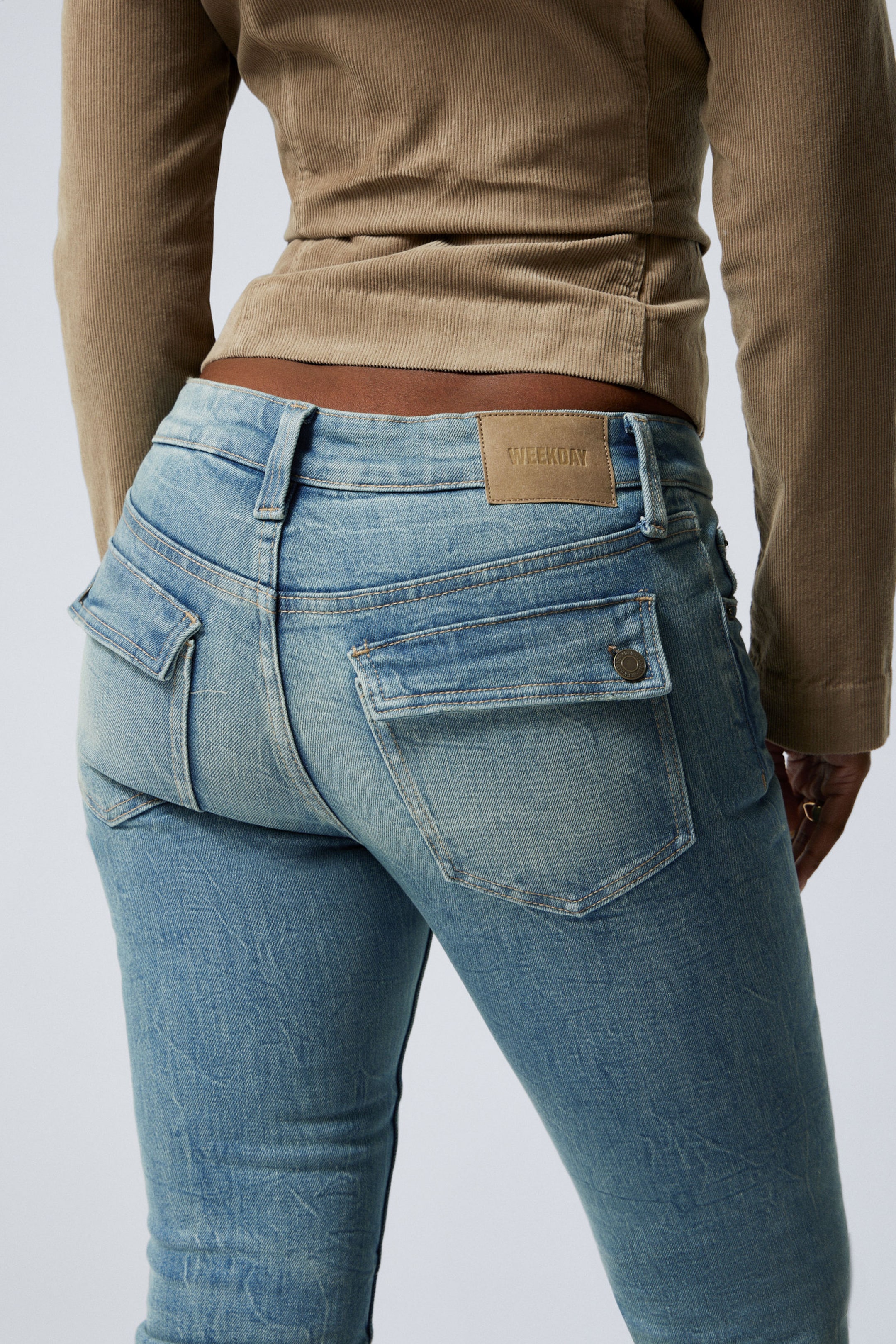 Turquoise Dust - Mittelblau - Flame Low Rise Slim Flared Leg Twist Jeans - 3