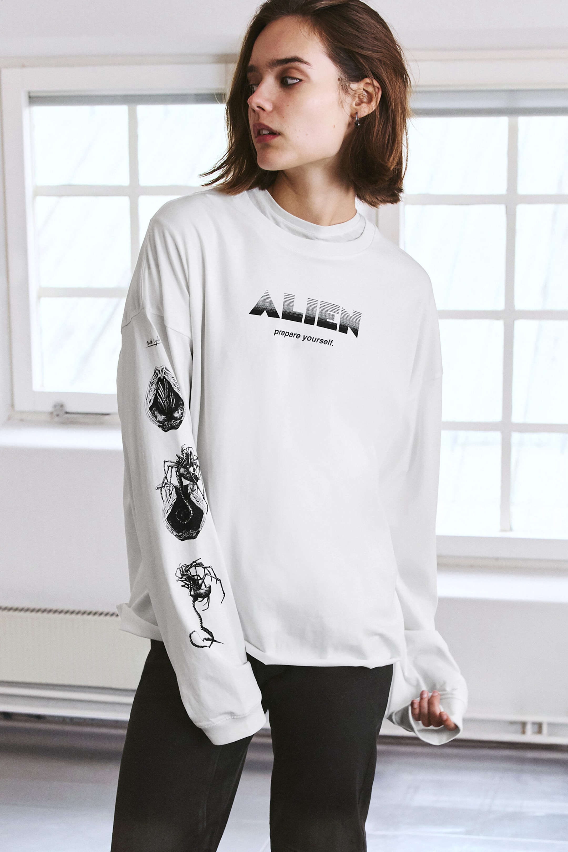 Off-white - Alien Loose-Fit Long-Sleeved T-shirt