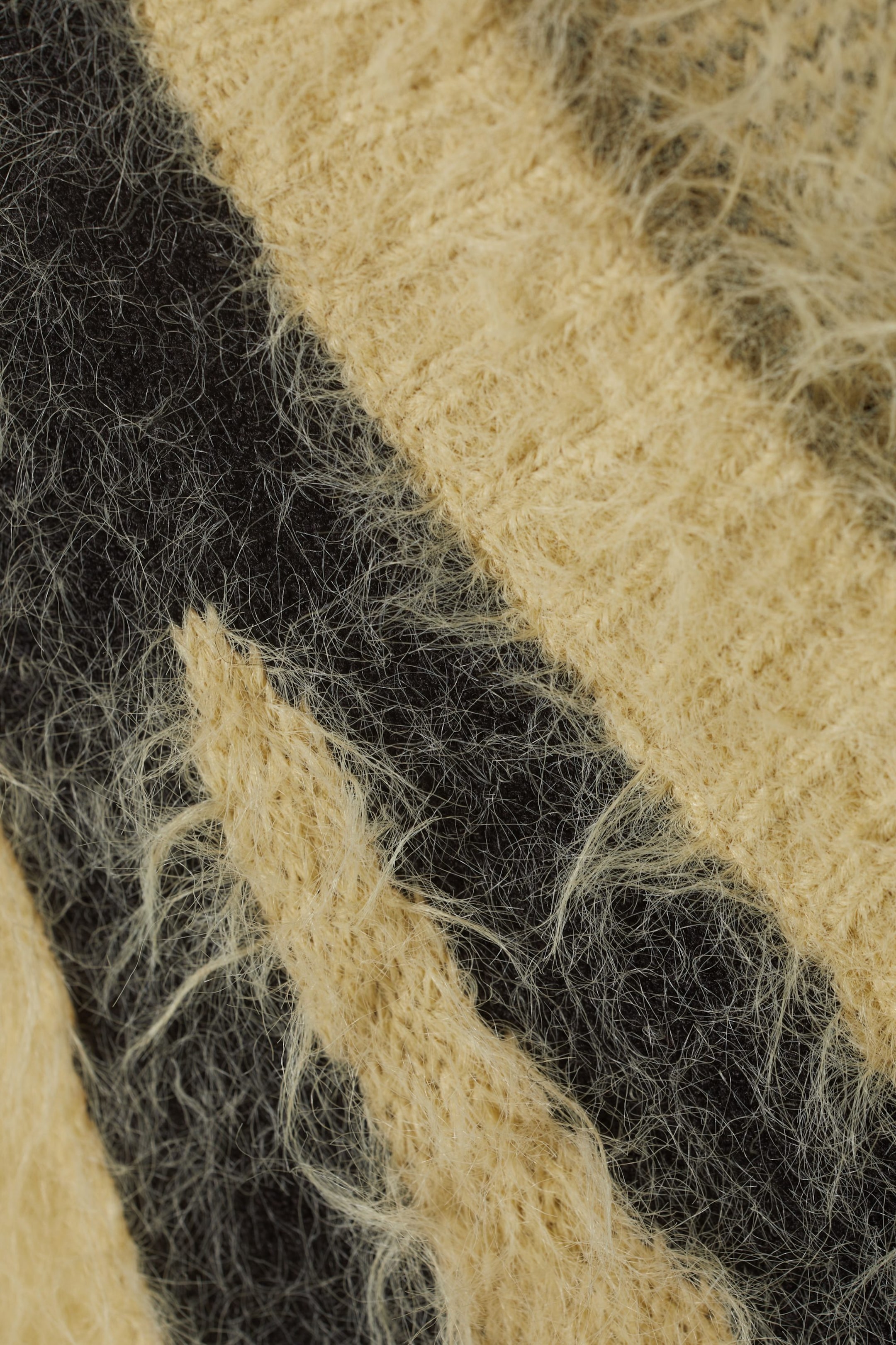 Black & cream - Cora Hairy V-neck Sweater - 1