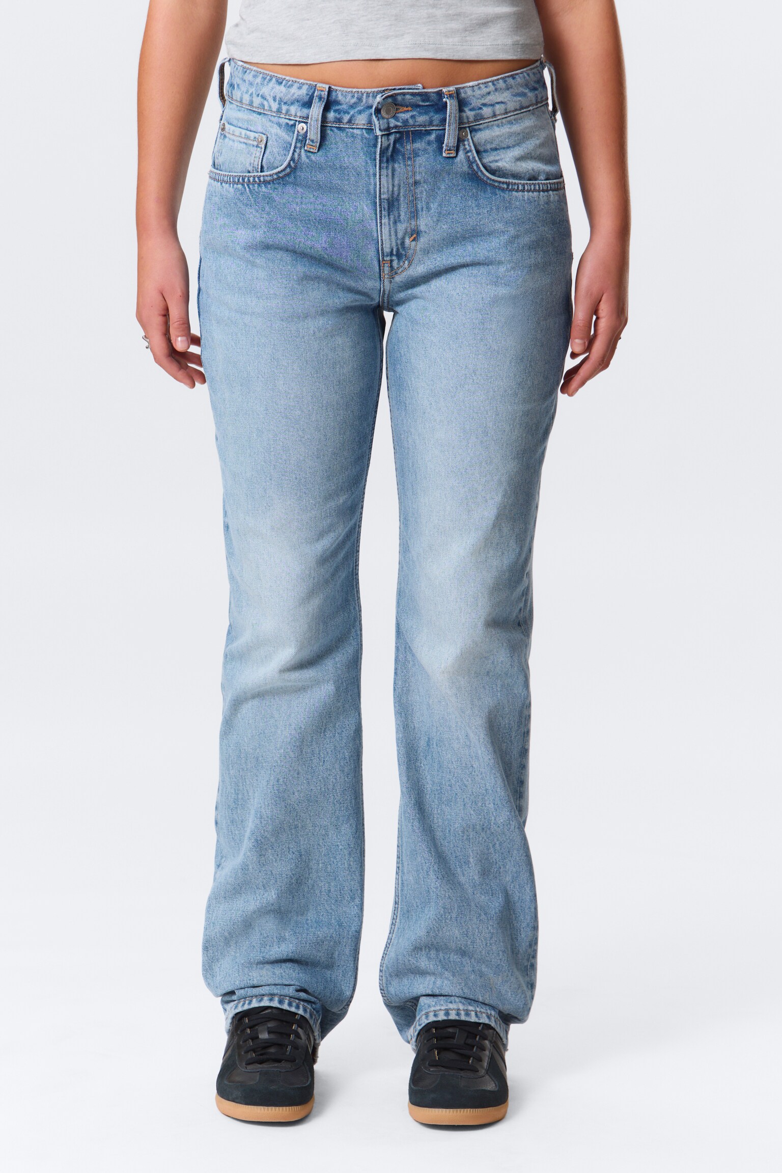 Laika Mid Rise Regular Straight Leg Jeans - Eighteen Blue - Medium Blue - 5