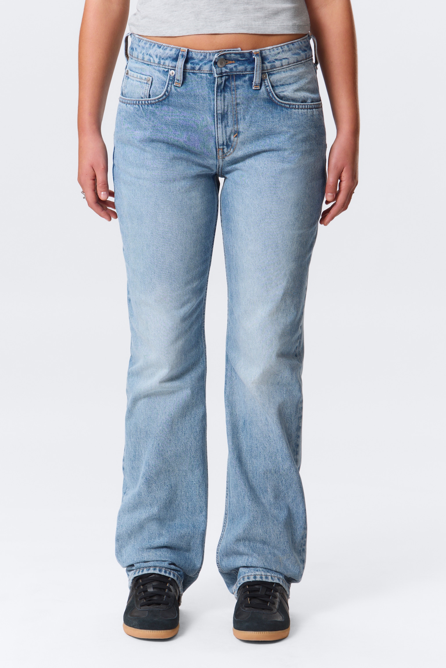 Jeans Laika de Cintura Média e Perna Reta Regular - Azul Eighteen - Azul Médio - 7