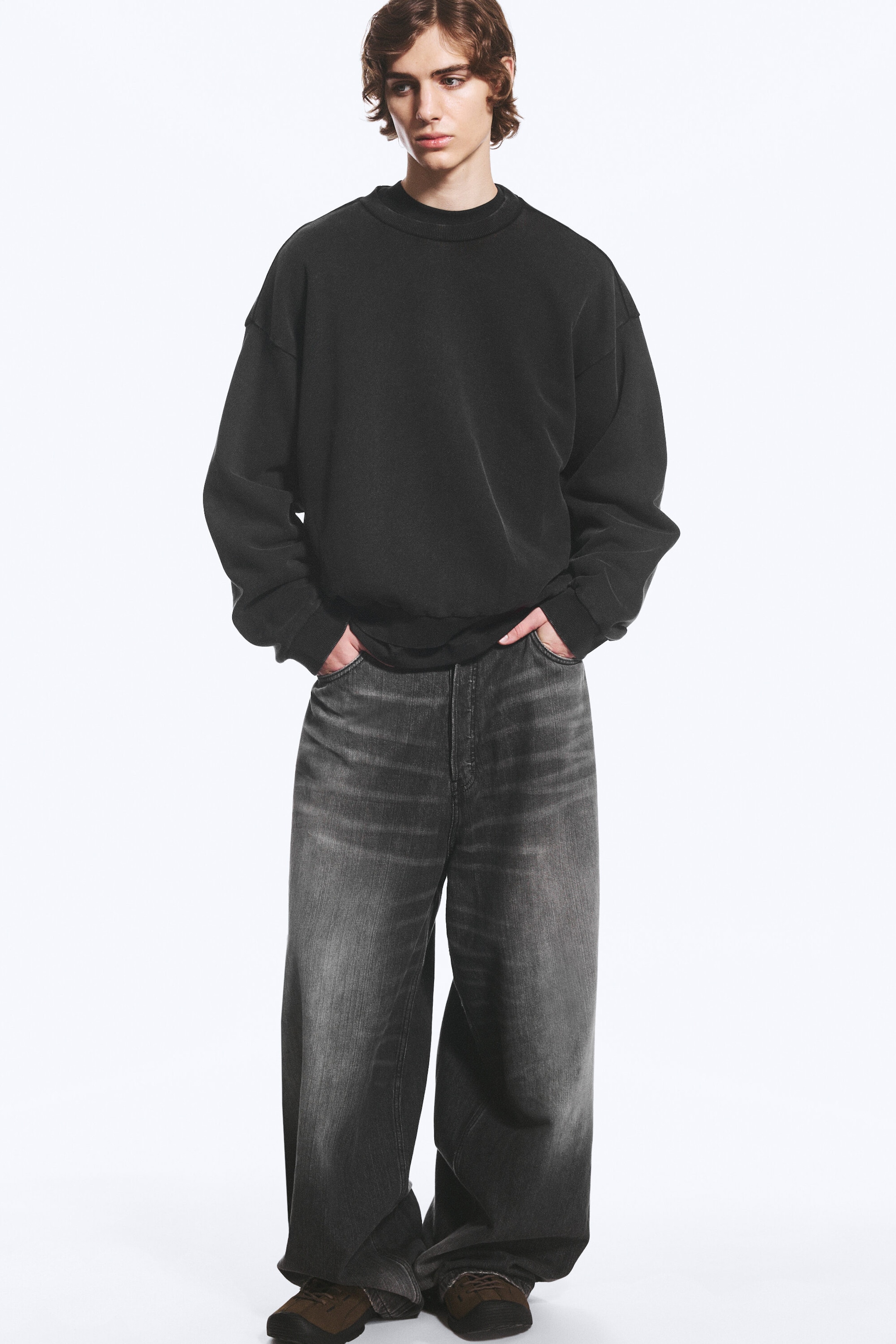 Sliten Svart - Ledig sweatshirt i kraftig bomull - 2