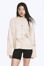 Ljusbeige - Street Print - Boxig tryckt långärmad topp - 0