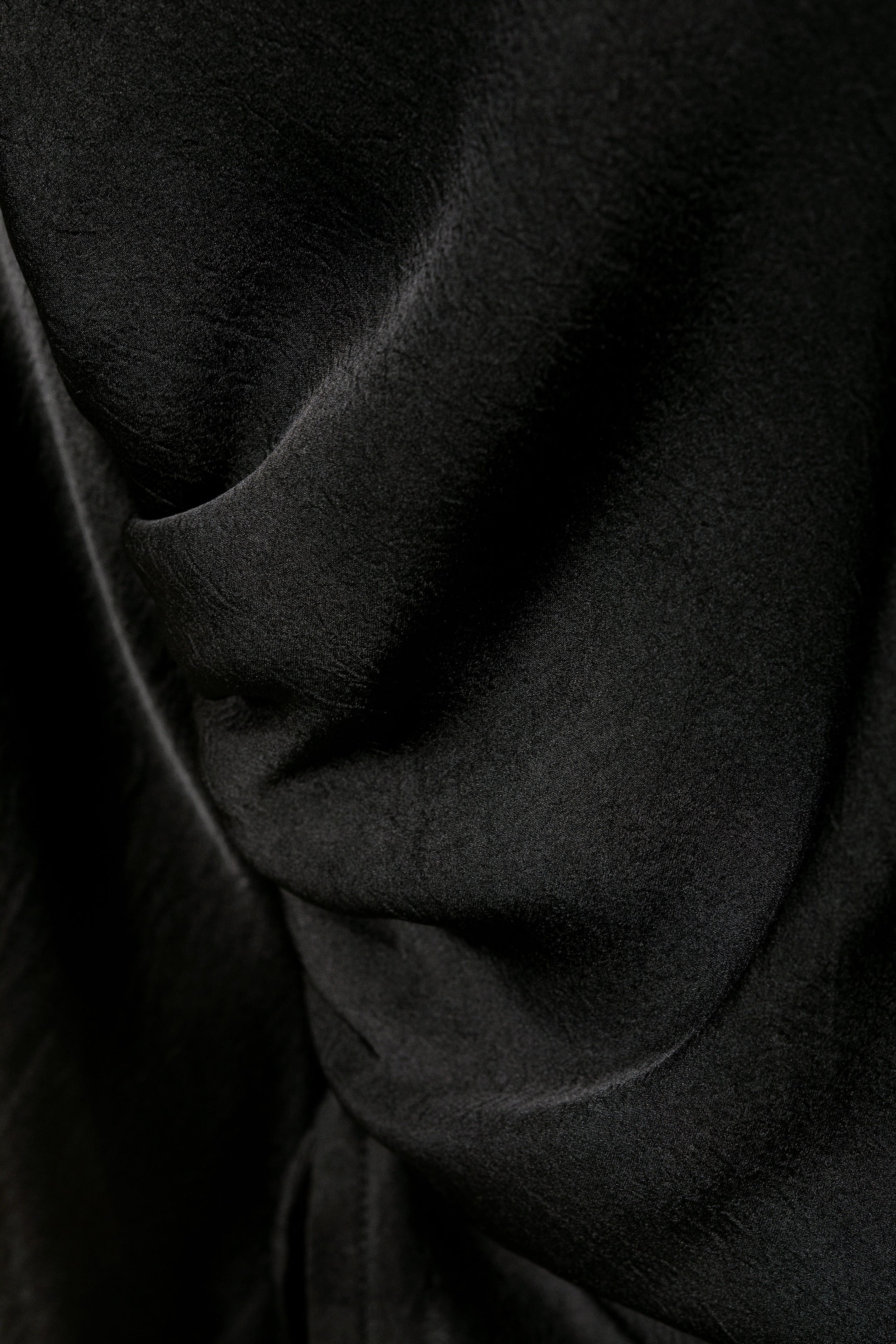 Svart - Rynkad trumpetärmad topp med båtringning - 4