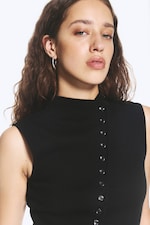 Svart - Asymmetrisk topp med knapper - 1
