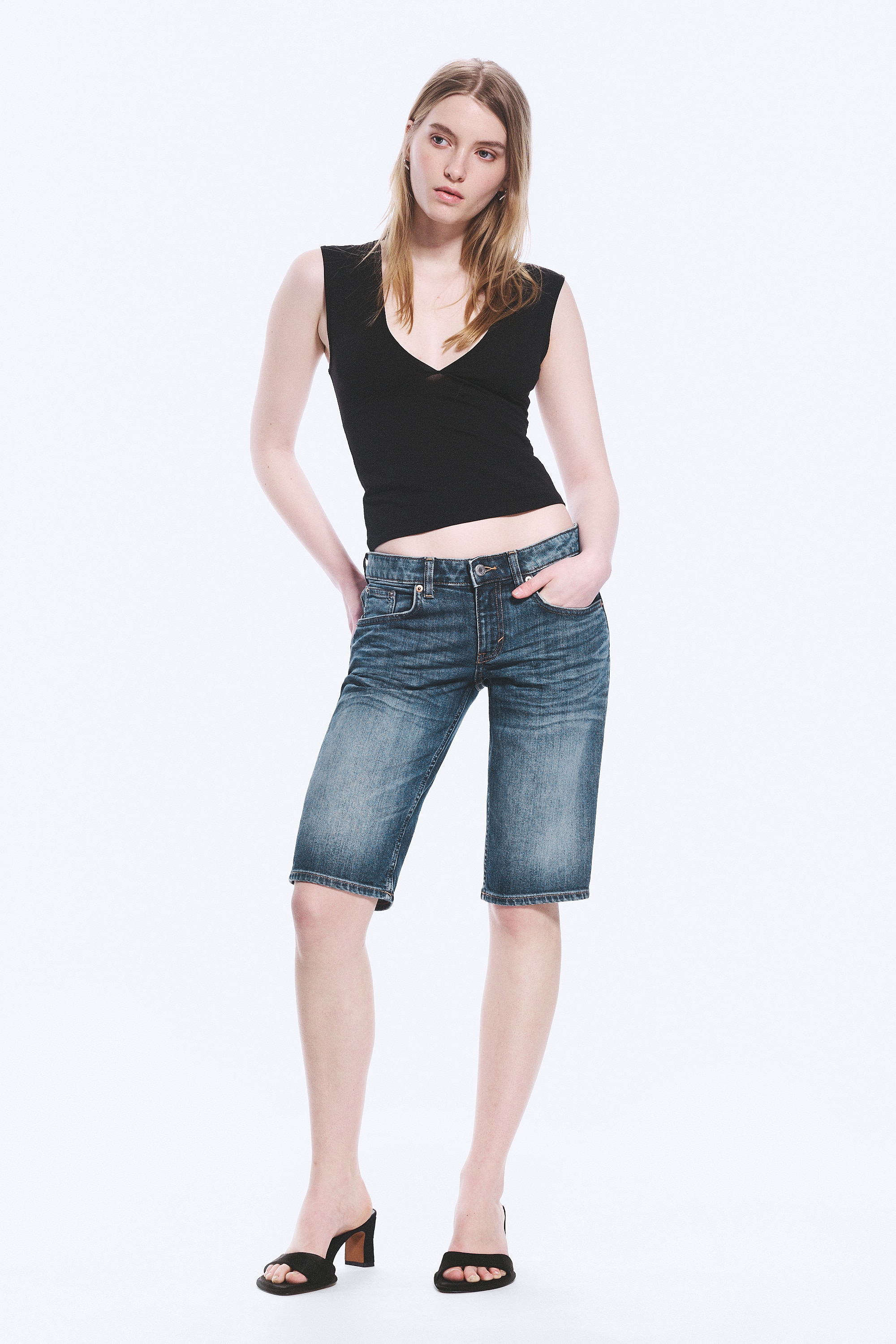 Planet slim-fit denimshorts med lavt liv - Blue Hymn – middels blå