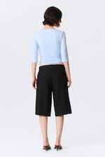 Black - Low Rise Loose Pleated Suiting Shorts - 3