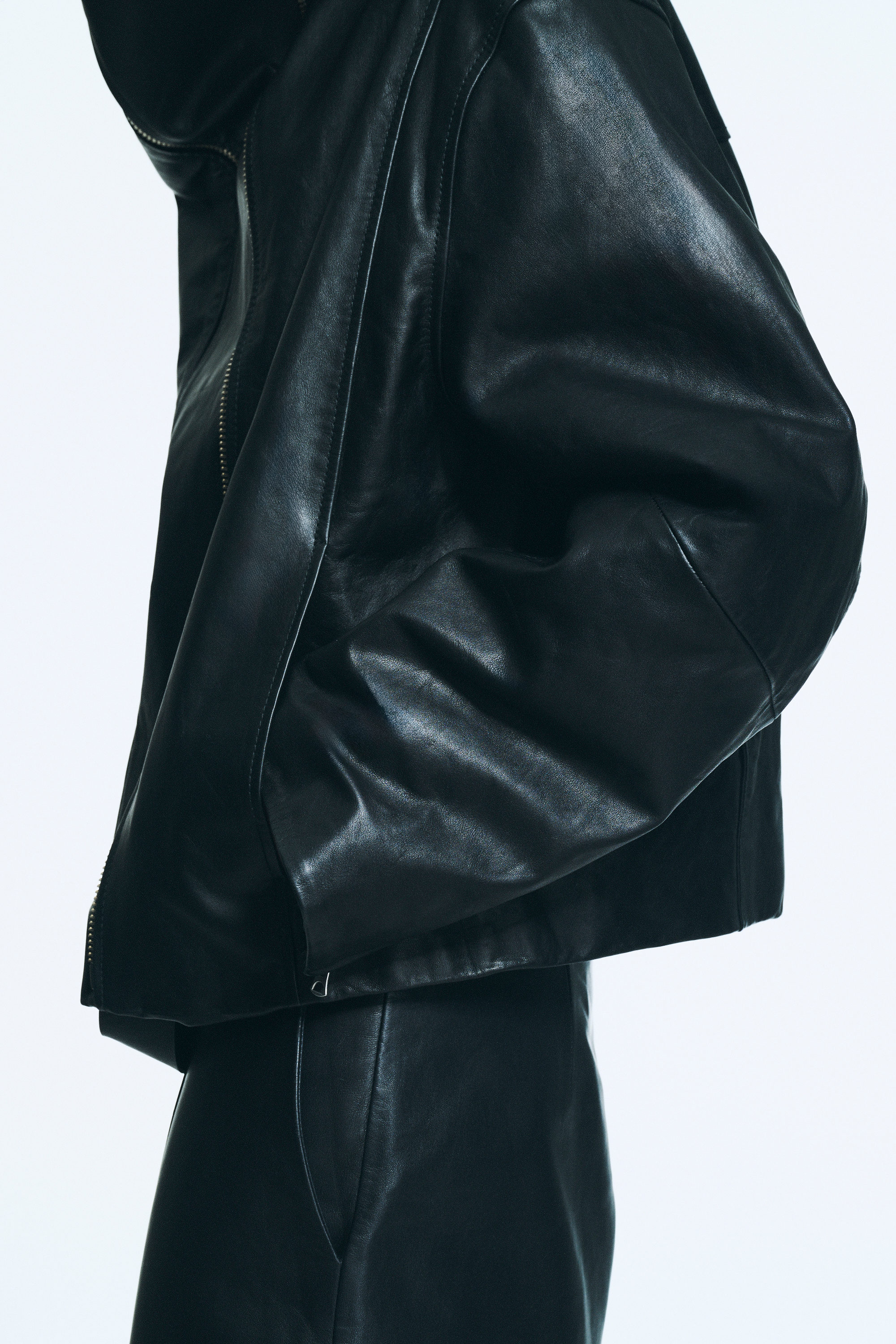 Svart - Läderjacka med hög krage - 10