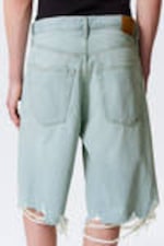 Foam Blue - Lichtblauw - Cosmos ruimvallende denim short - 7
