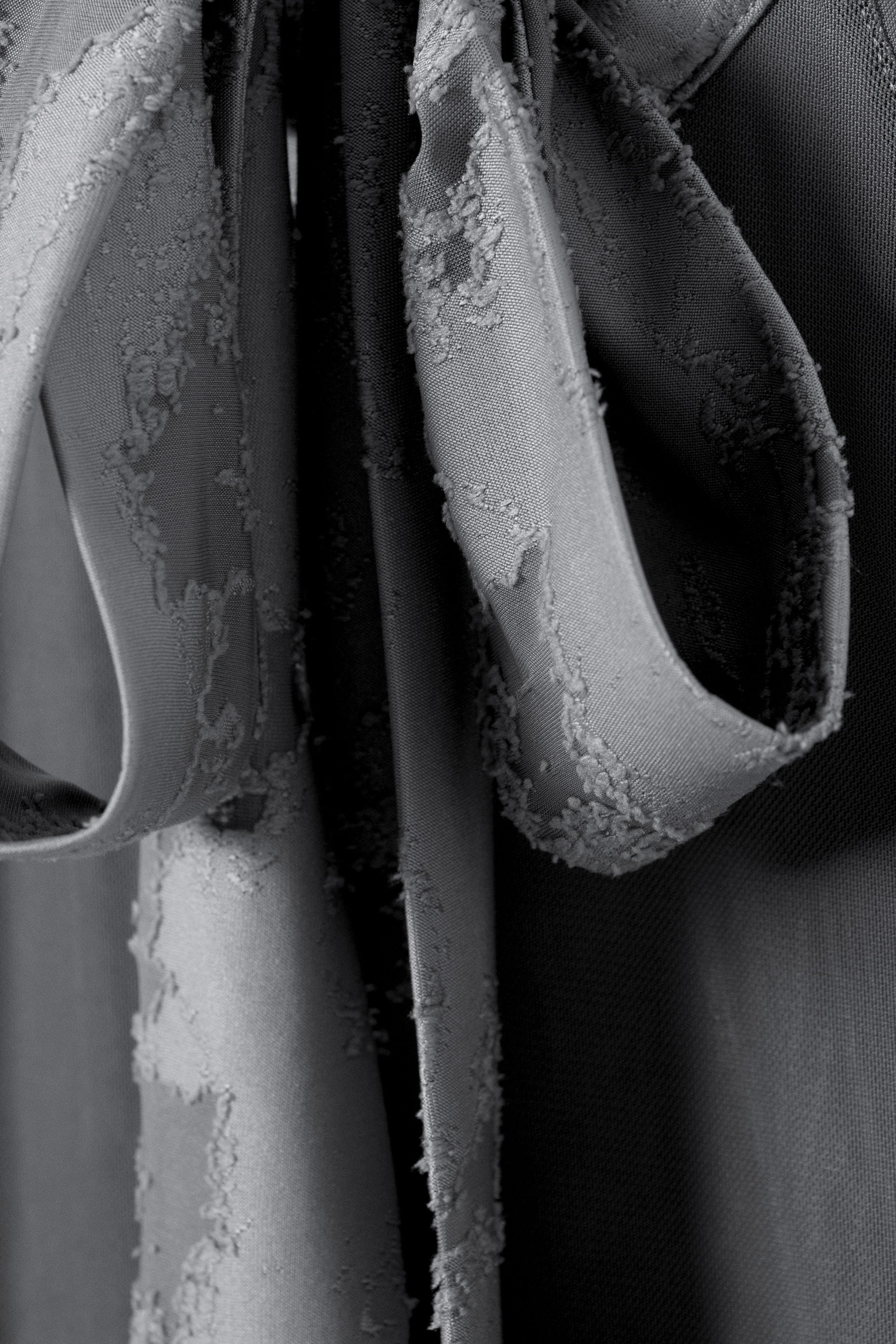 Gris - Longue robe dos nu en jacquard - 2