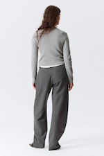 Gråmelerad - Kort stickad v-ringad cardigan - 2