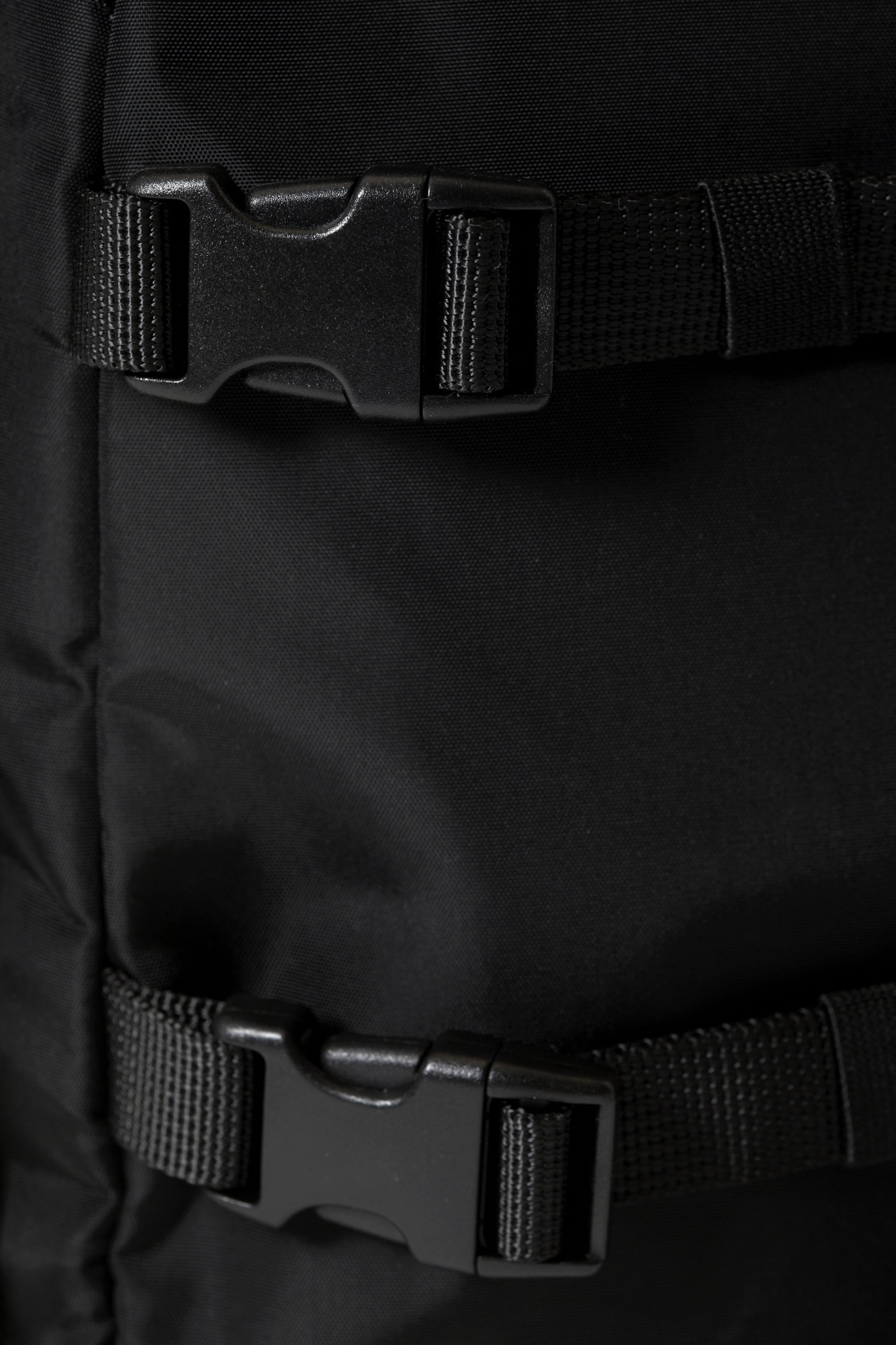 Noir - Grand sac à dos en nylon avec bandoulière - 4