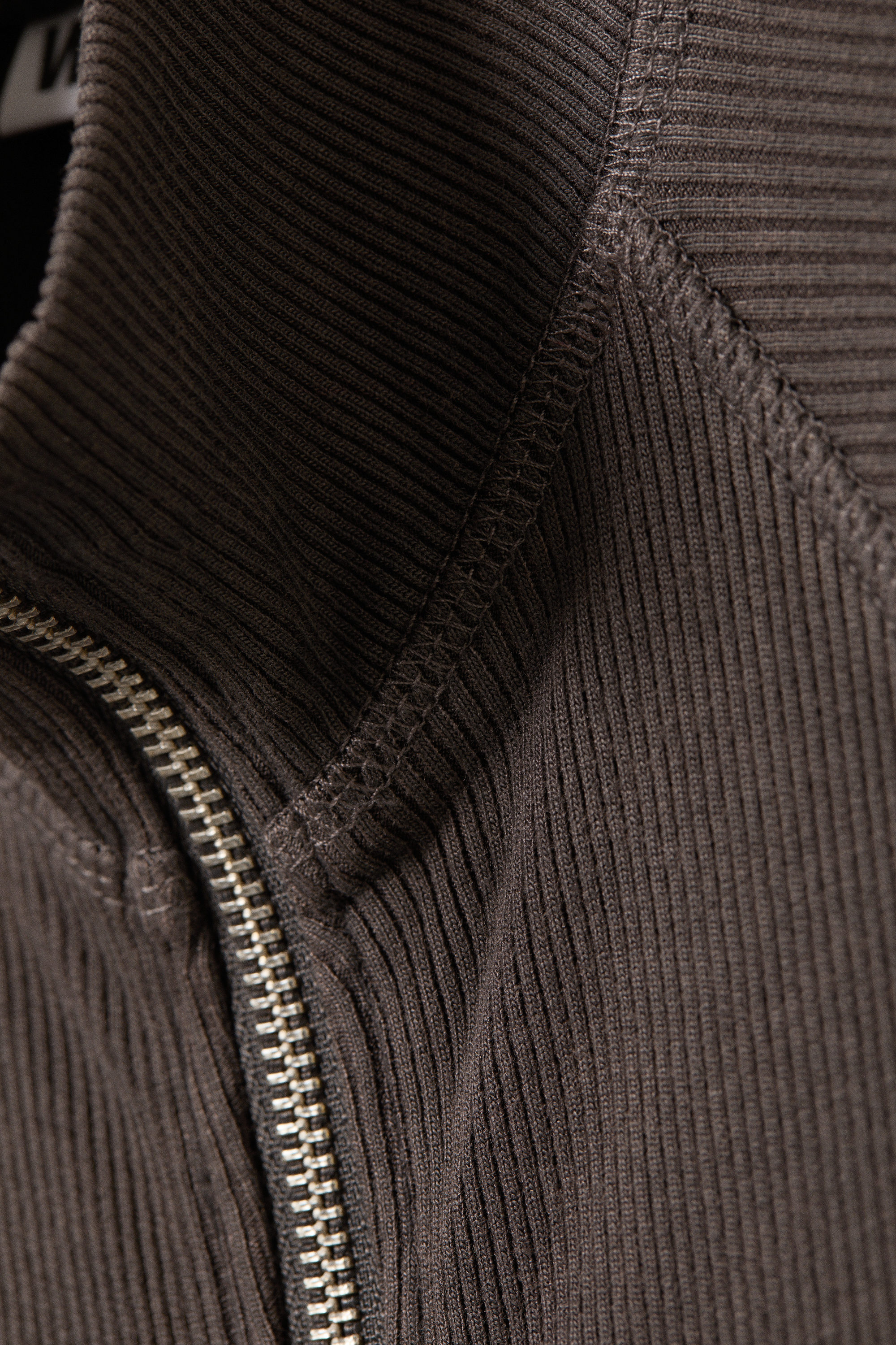 Gris foncé - Ribbed Mock Neck Zip Top - 3