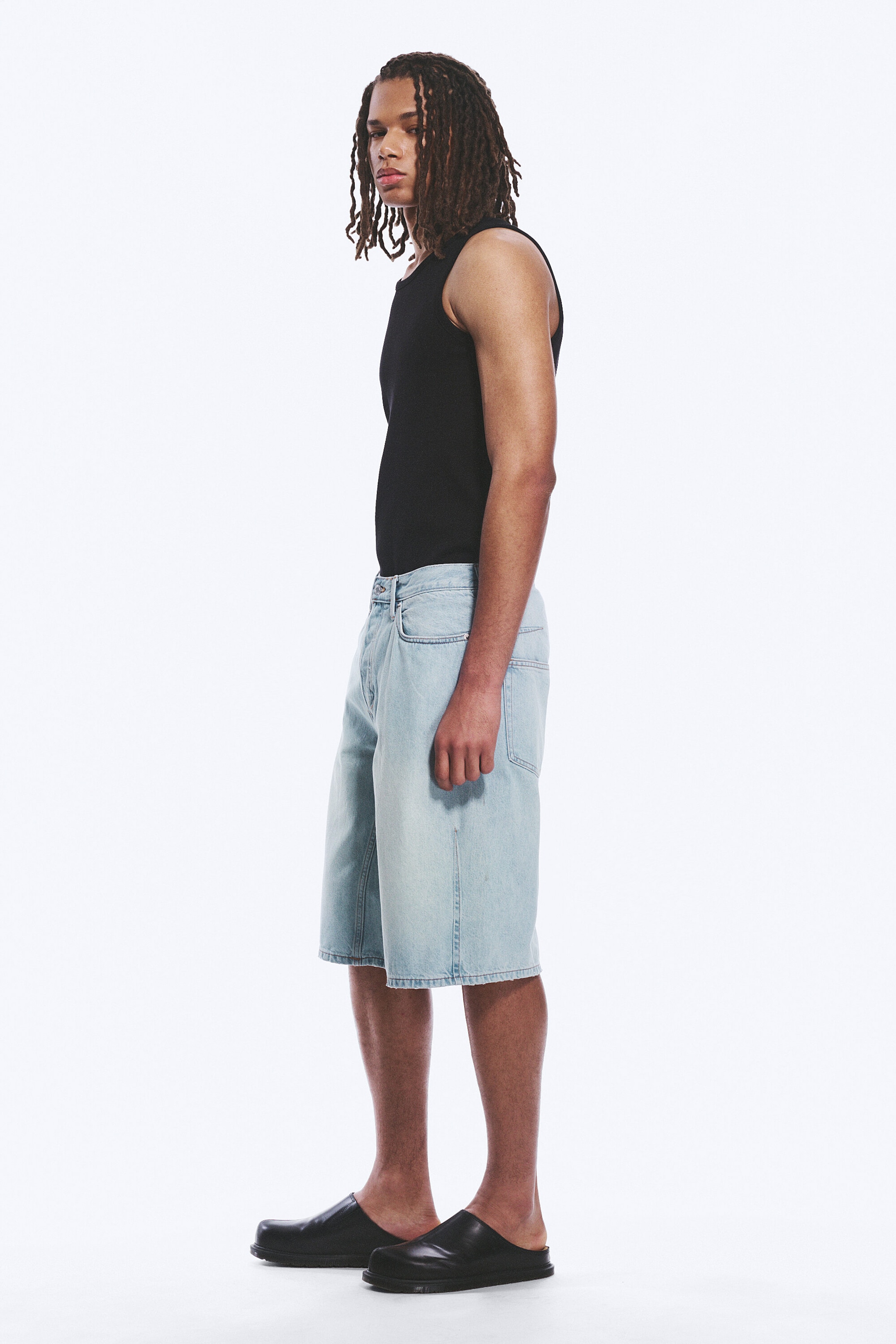 Dream Blue - Hellblau - Mid Waist Loose Dart Detailed Denim Shorts - 2