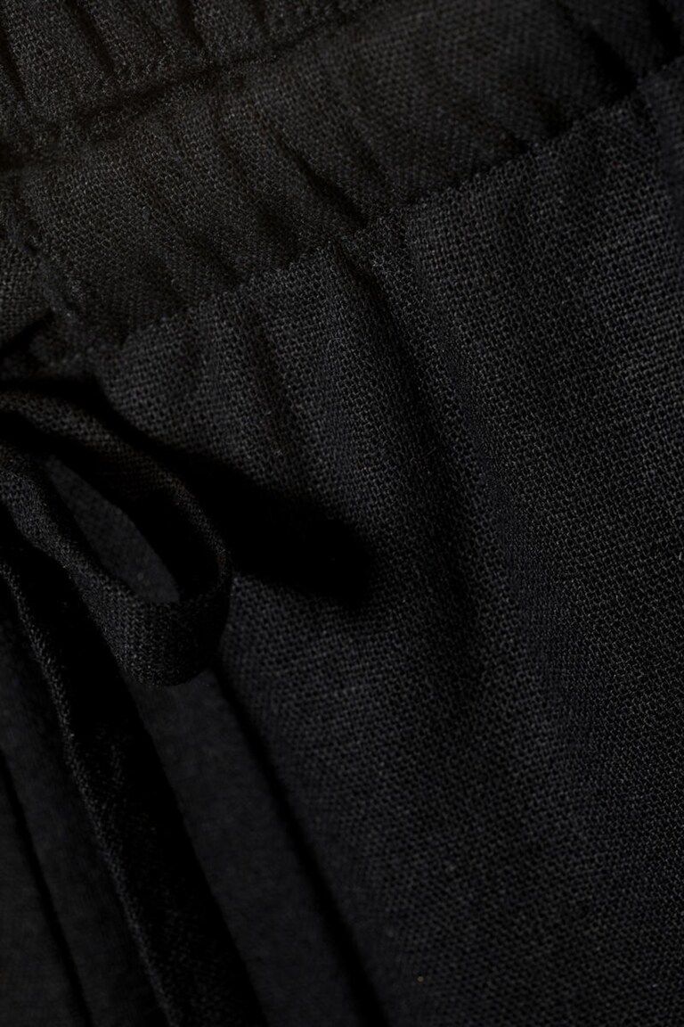CECE STRETCH LINEN BLEND PLEATED TROUSER SHORT - BLACK main image 1