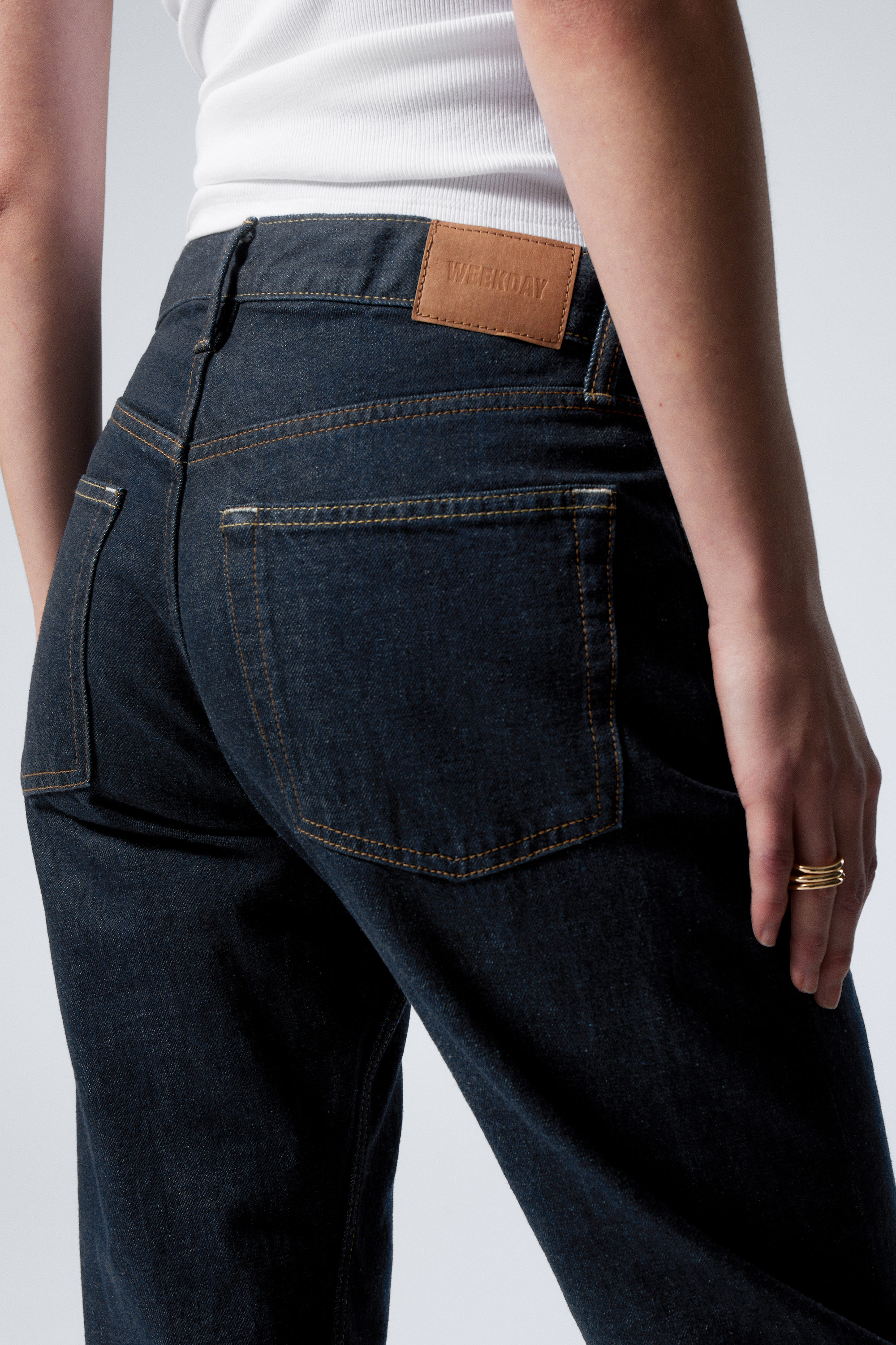 Blue Rinse - Orbit Mid Waist Regular Straight Leg Jeans - 6