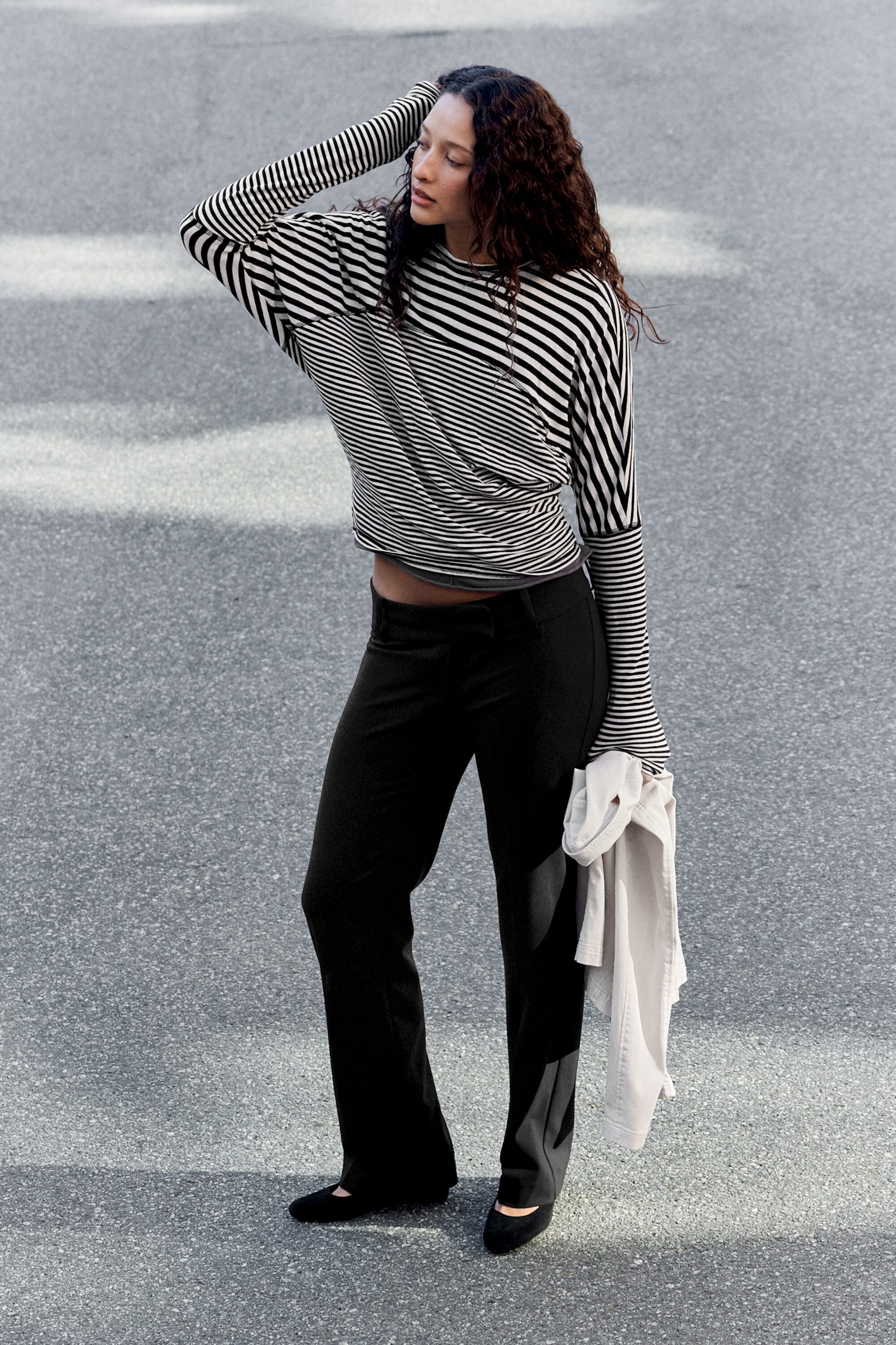 Black - Low-Rise Straight Suiting Trousers - 1