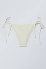Helles Beige - Strukturiertes Bikinihöschen mit Bindebändern - 4