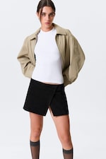 Schwarz - Mini-Wickelrock aus Wildleder - 2