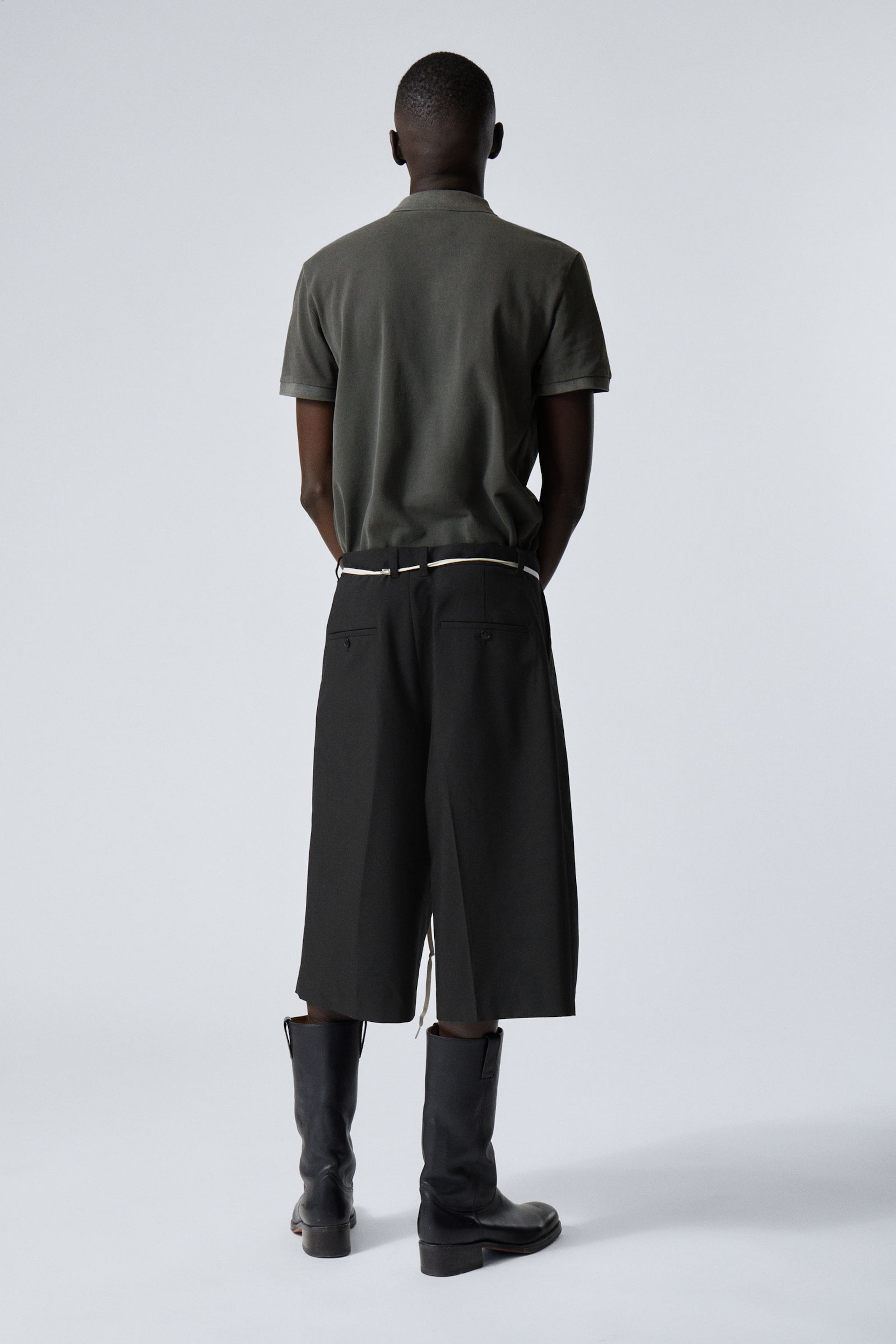 Black - Loose Fit Pleated Suit Shorts - 2