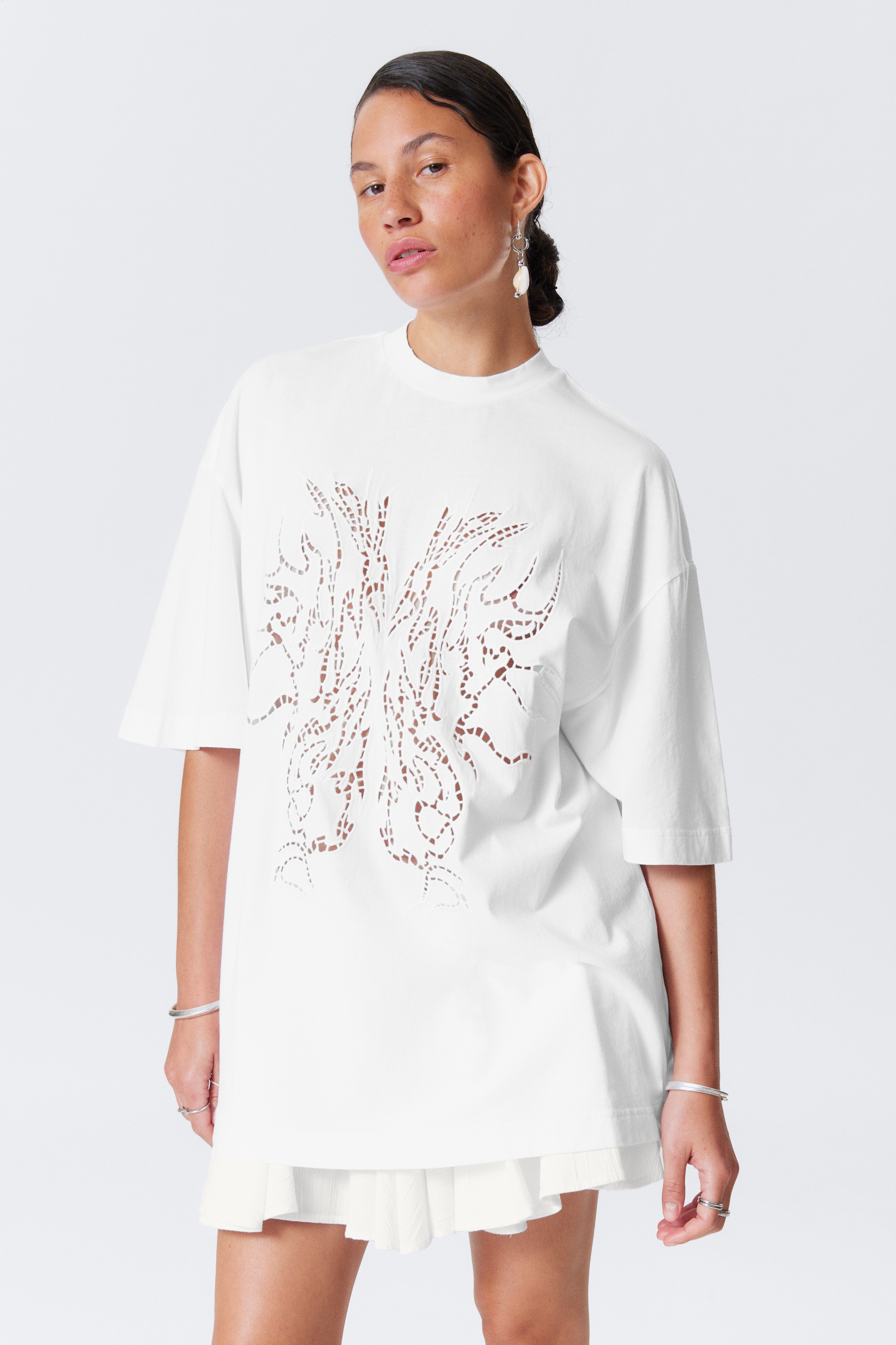 Agrandir l'image: T-shirt oversize avec broderie anglaise - Blanc - FEMME | H&M FR 1