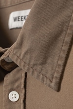 Verwaschenes Braun - Washed Shirt im kastigen Oversized-Look - 1
