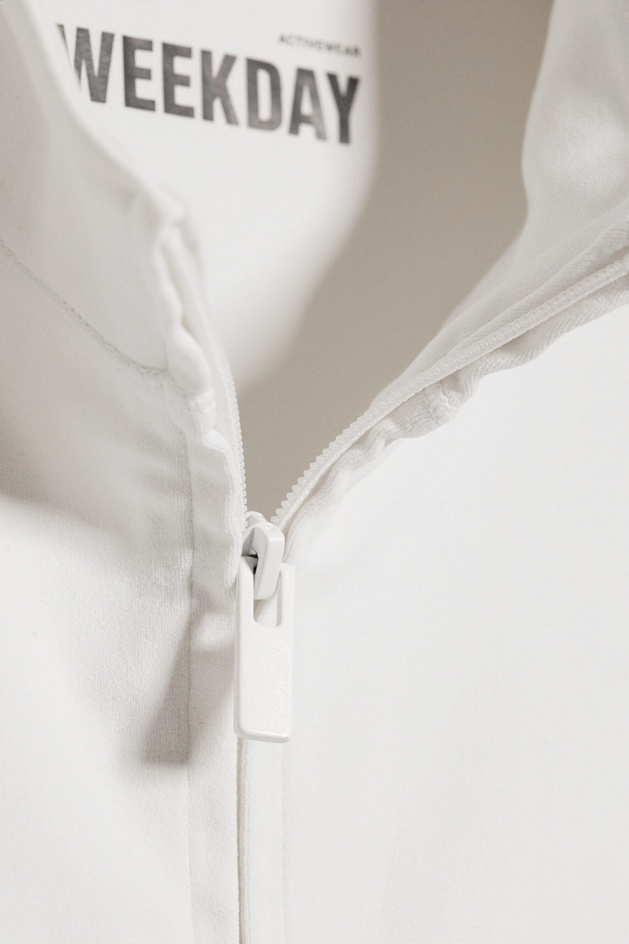 White - Zipped Sports Jacket - 5