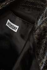 Gebrochenes Schwarz - Lässige Schultertasche aus Kunstleder - 2