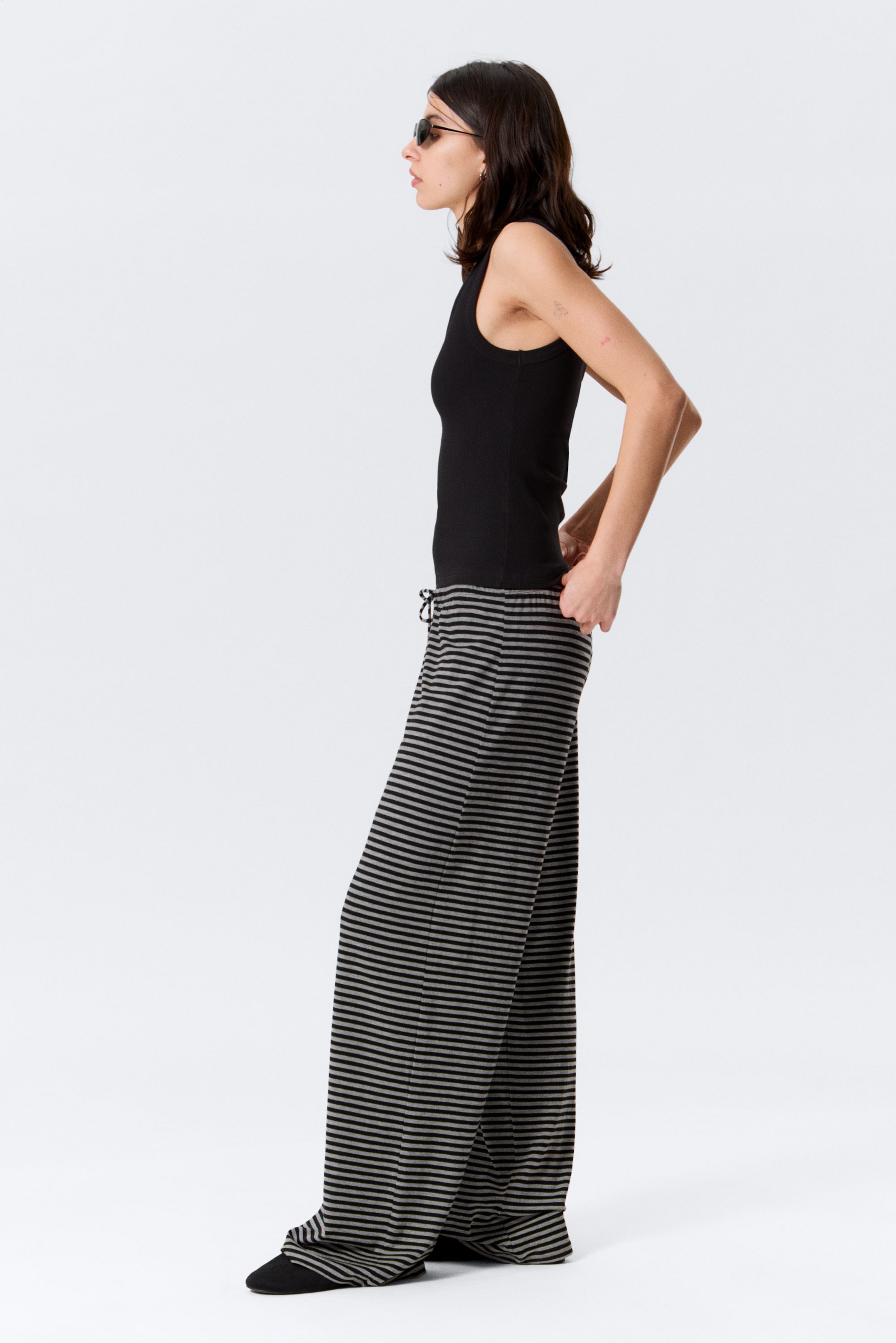 Black & Grey Stripes - Wide-Leg Pull-On Lyocell Trousers - 2
