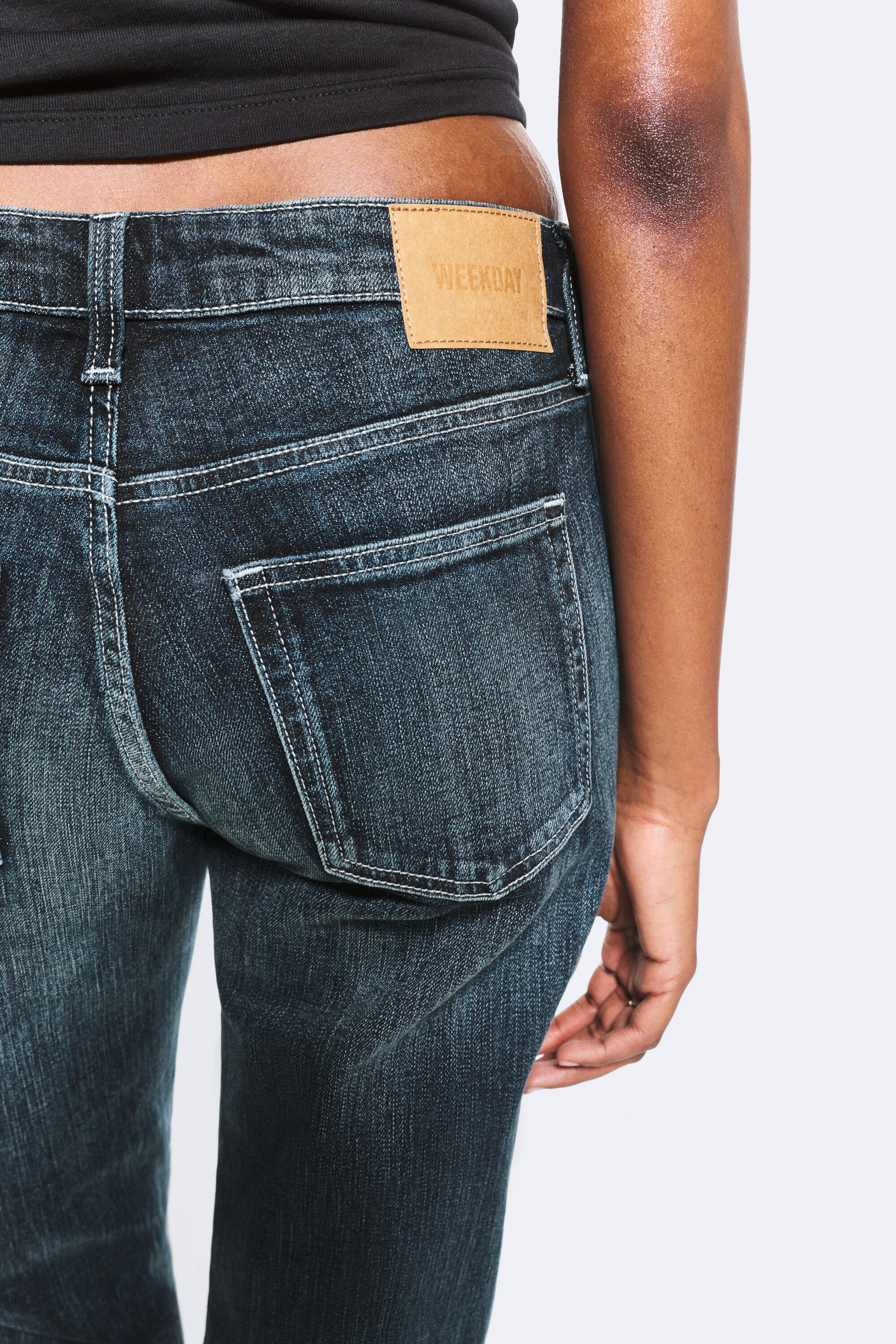 Deep Ocean Blue - Dunkelblau - Tension Mid Waist Slim Bootcut Jeans - 4