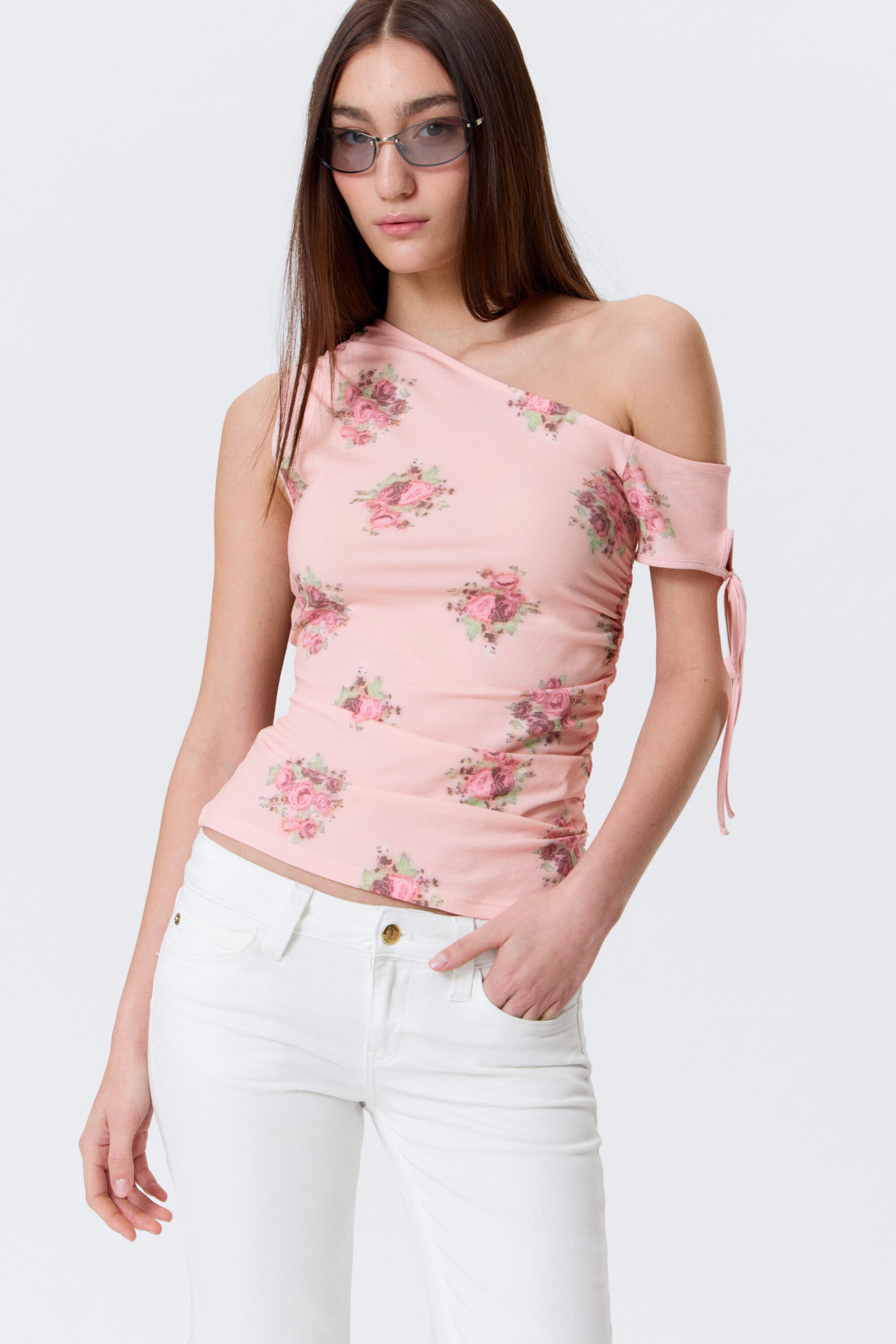 Rosa - Blumenmuster - Schmal geschnittenes Off-Shoulder-Top mit Raffung - 2