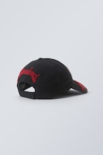 Schwarz - Cap mit aufwendiger Stickerei - 1