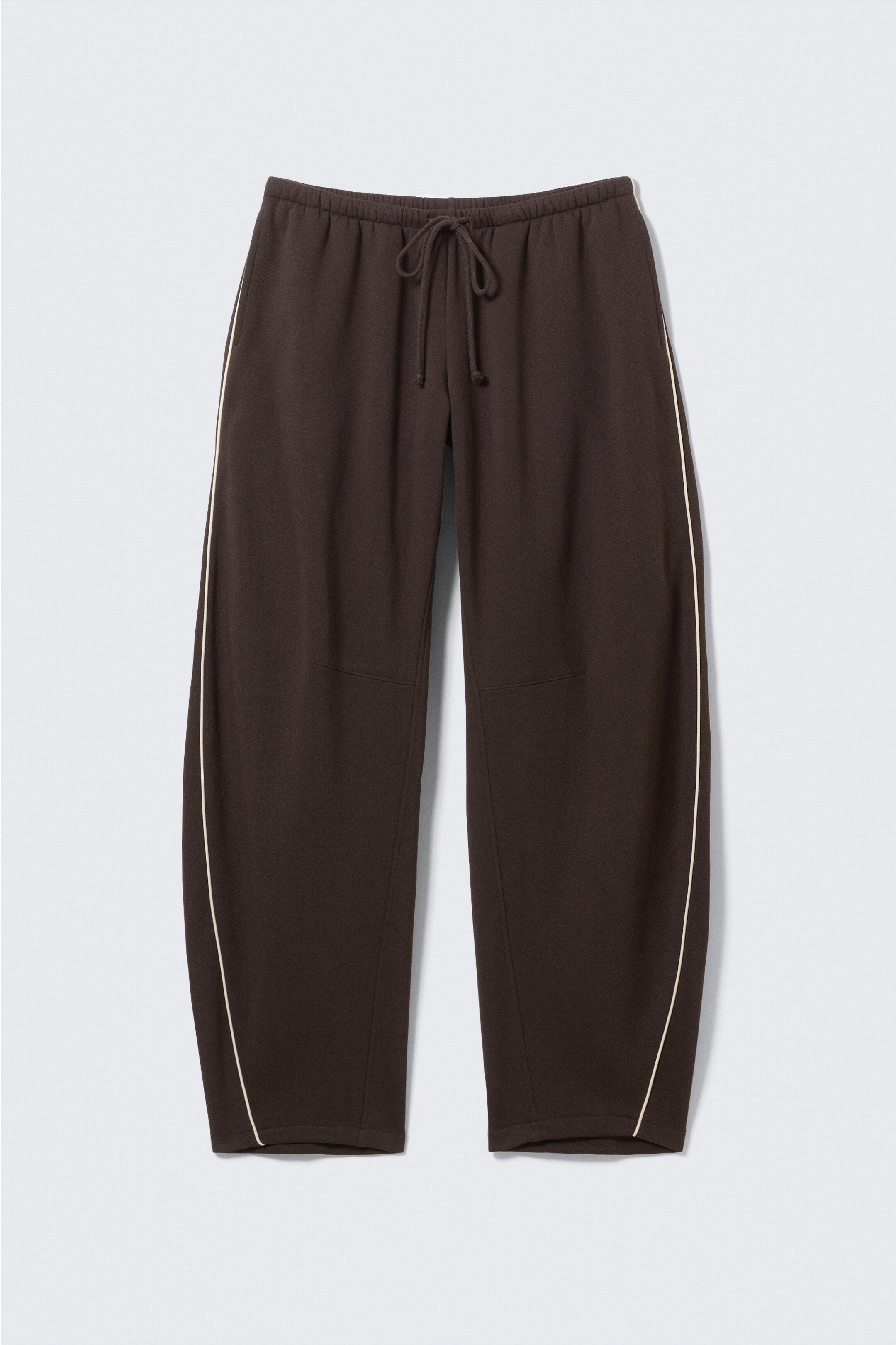Größeres Bild anzeigen: Jogginghose mit niedrigem Bund und Barrel-Bein - Dunkelbraun - Ladies | H&M AT 4