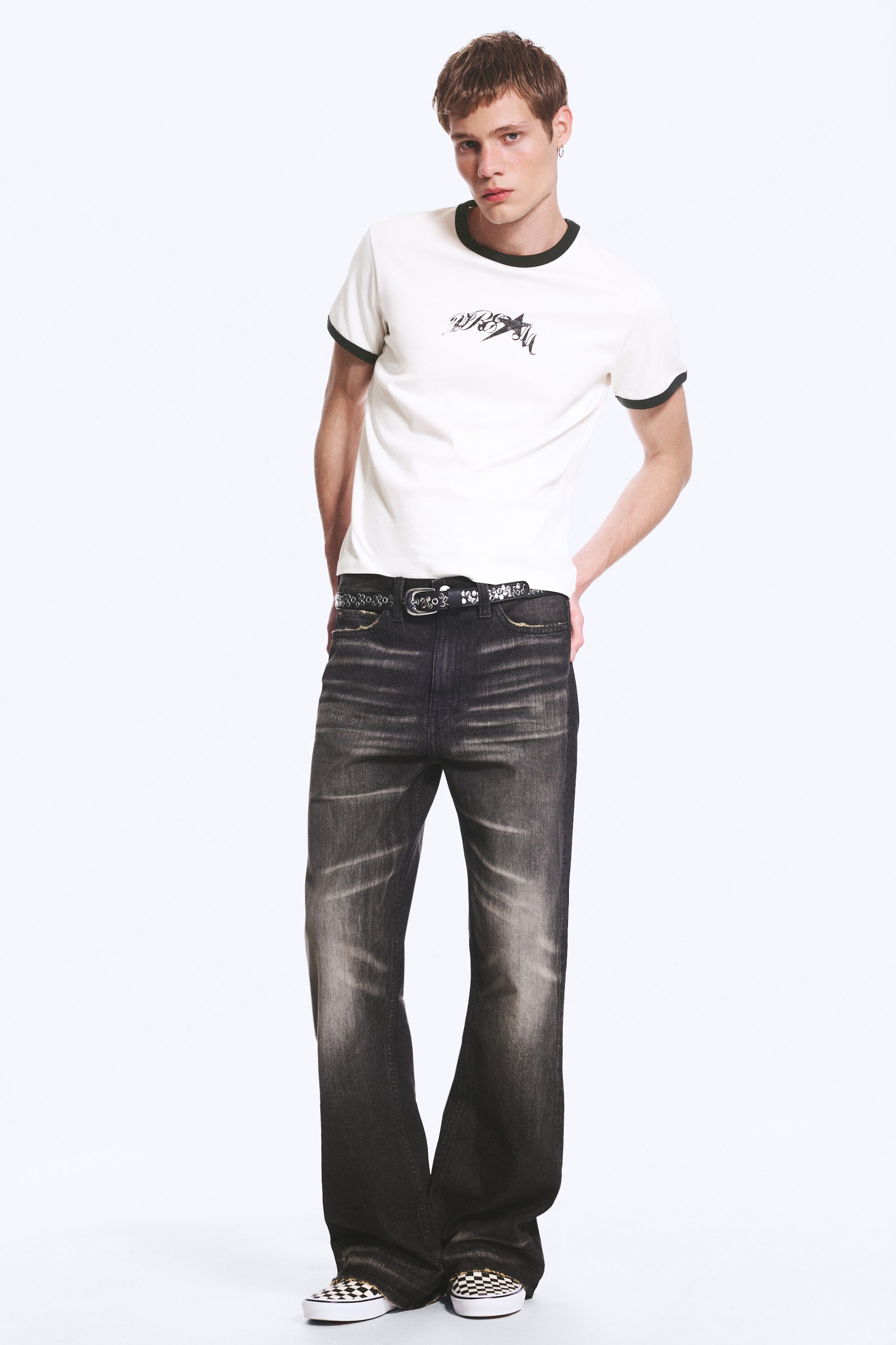 White - Dre8m Print - Graphic T-shirt - 2