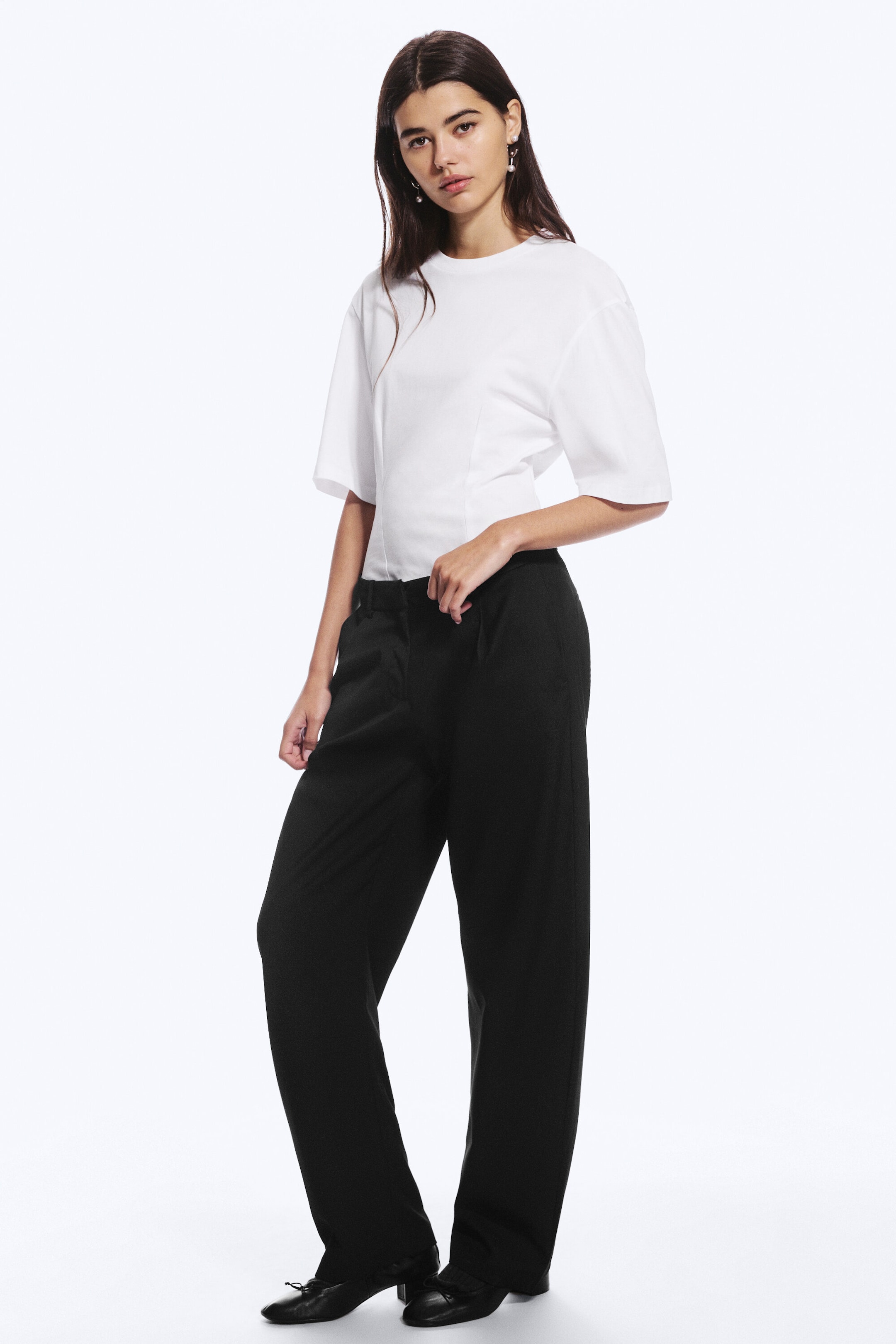 Black - Loose Fit Barrel Leg Suiting Trousers - 2