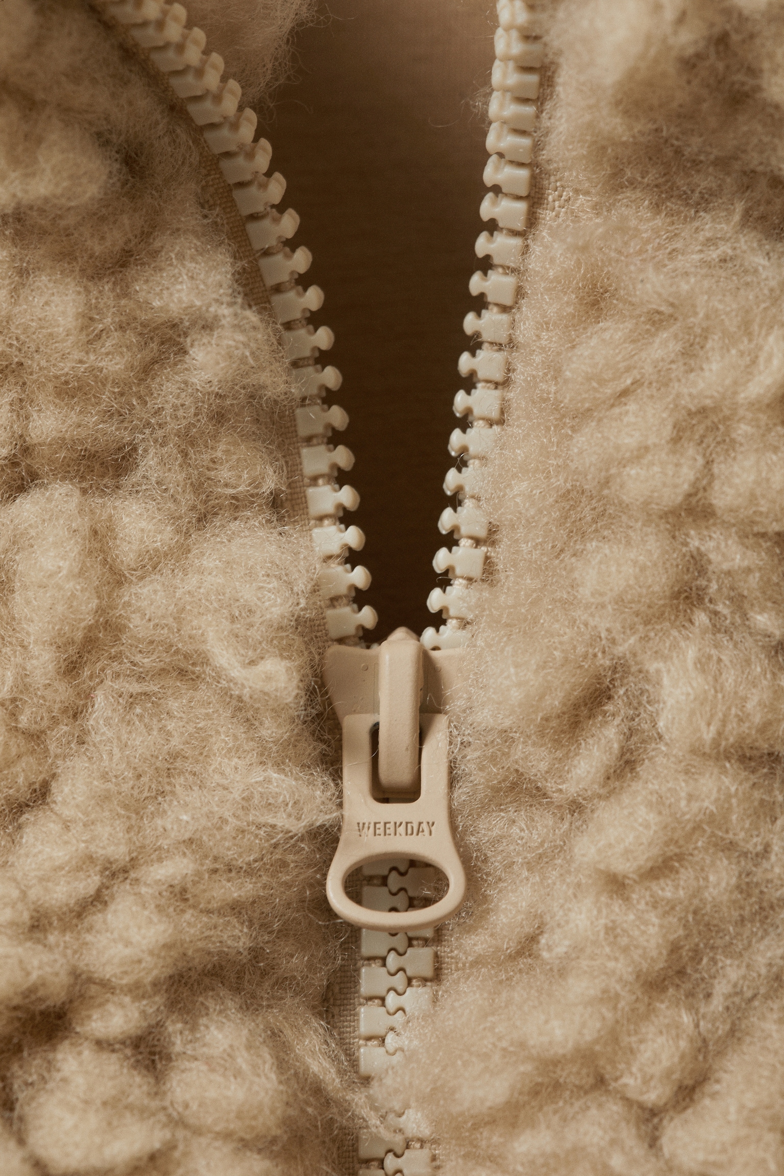 Oversized Fluffy Zip Jacket - Dusty Beige - 3