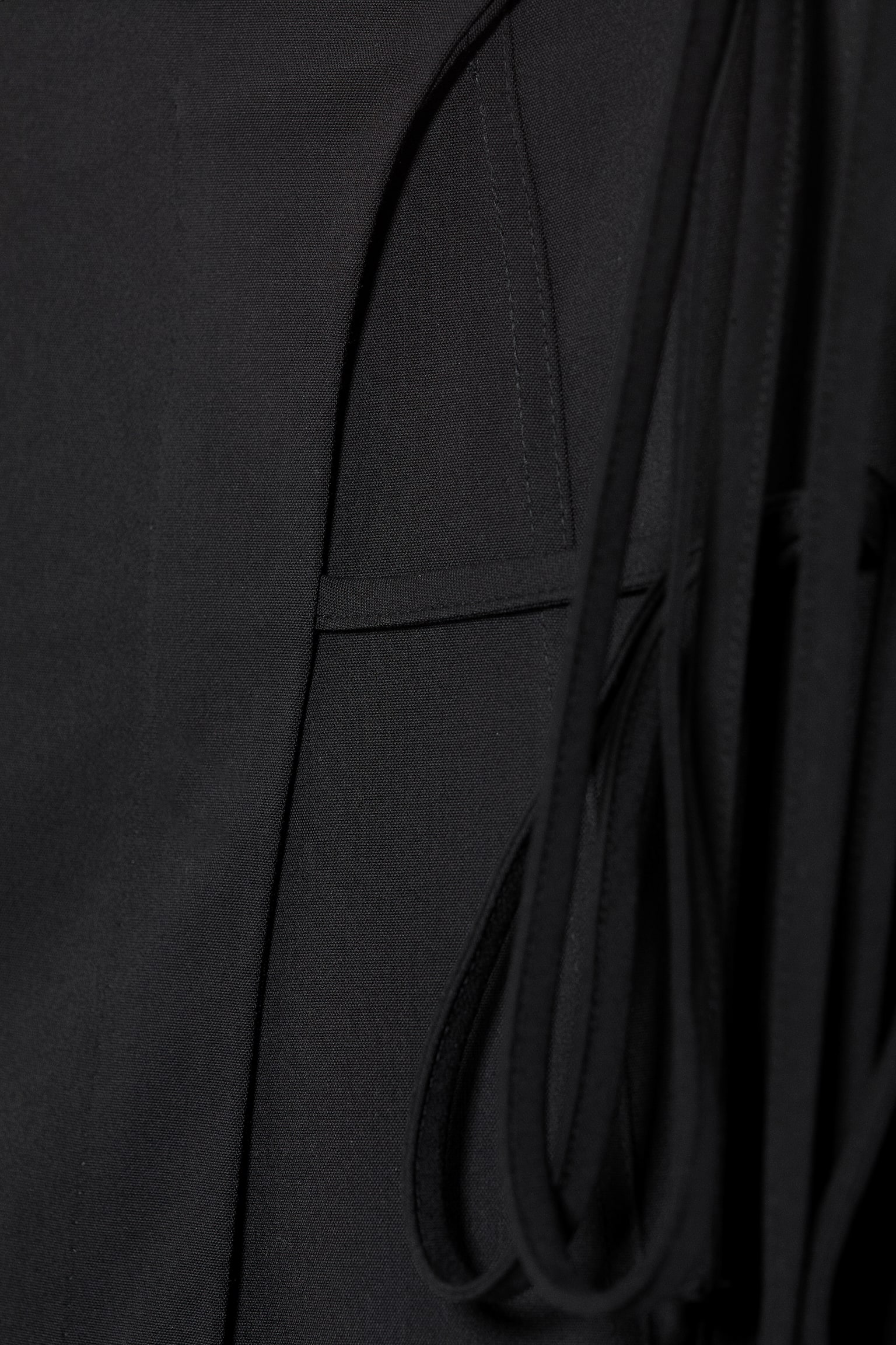 Kopertowa spódnica mini na ramiączkach - Czarny/Dark Mole - 4