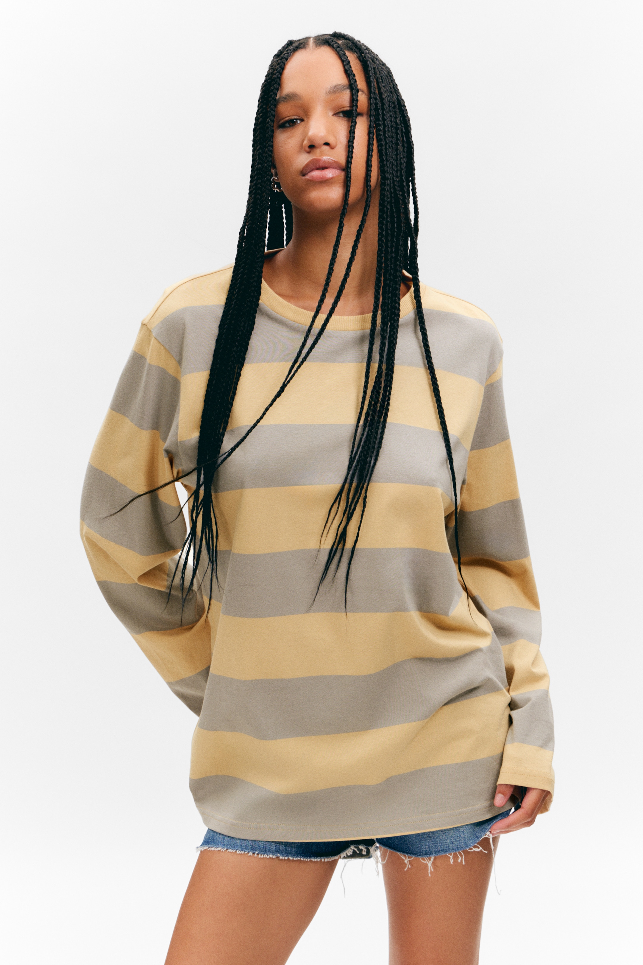 Grösseres Bild ansehen: Gestreiftes langärmeliges Minikleid - Beige & Grau gestreift - DAMEN | H&M CH 1