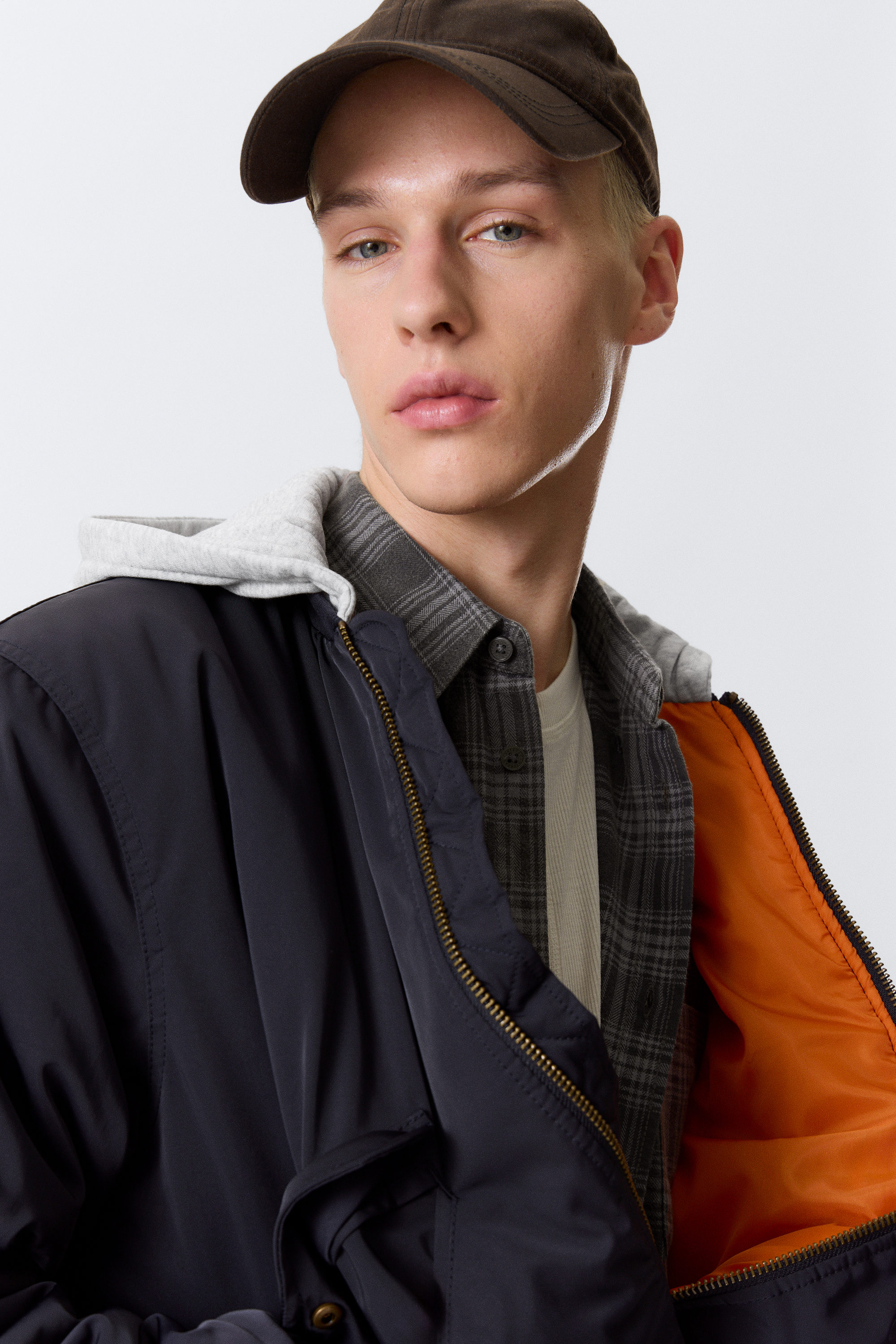 Mörk marinblå - Ledig bomberjacka med huva - 6