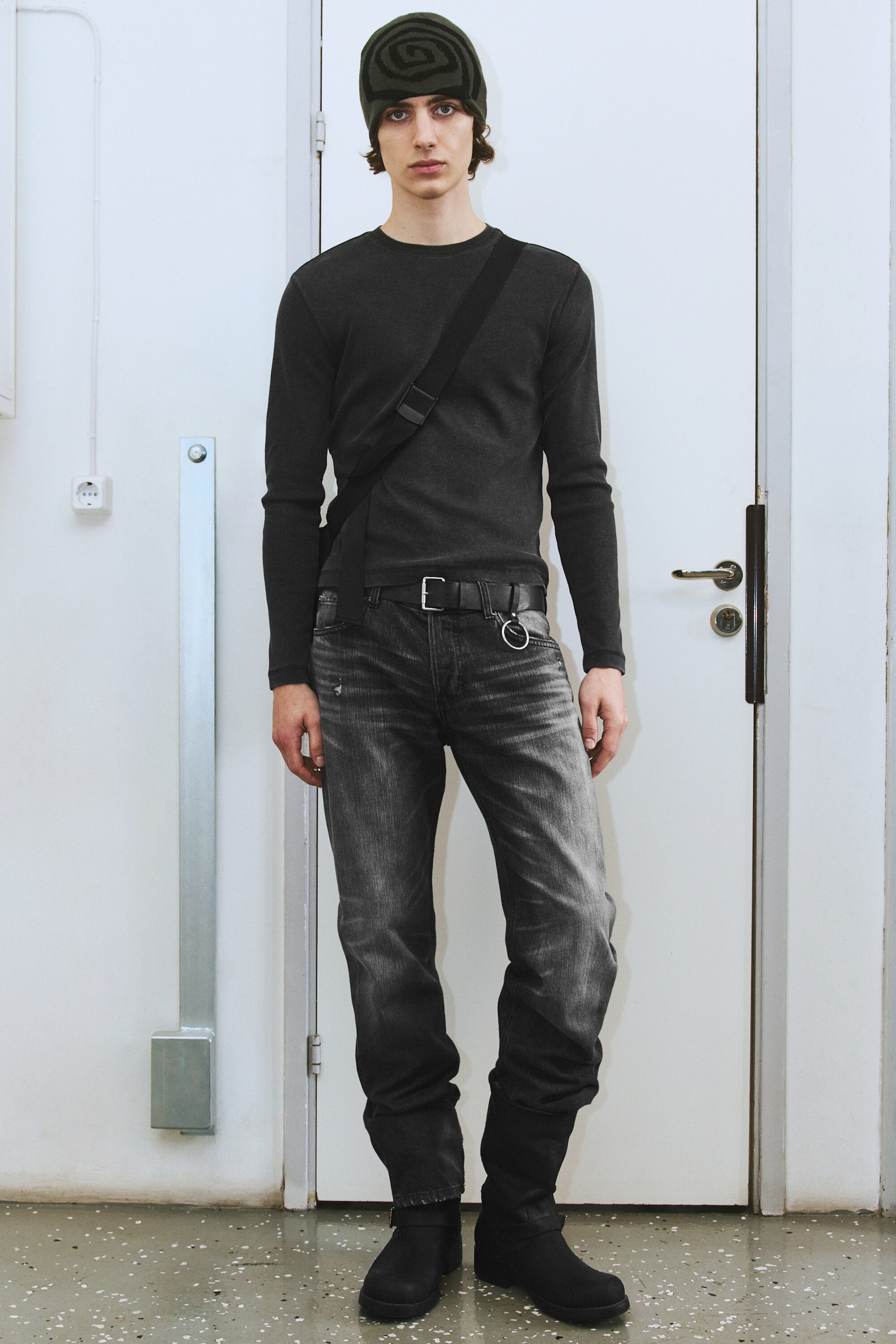Washed Black - Ribbed Long-Sleeved T-shirt - 2