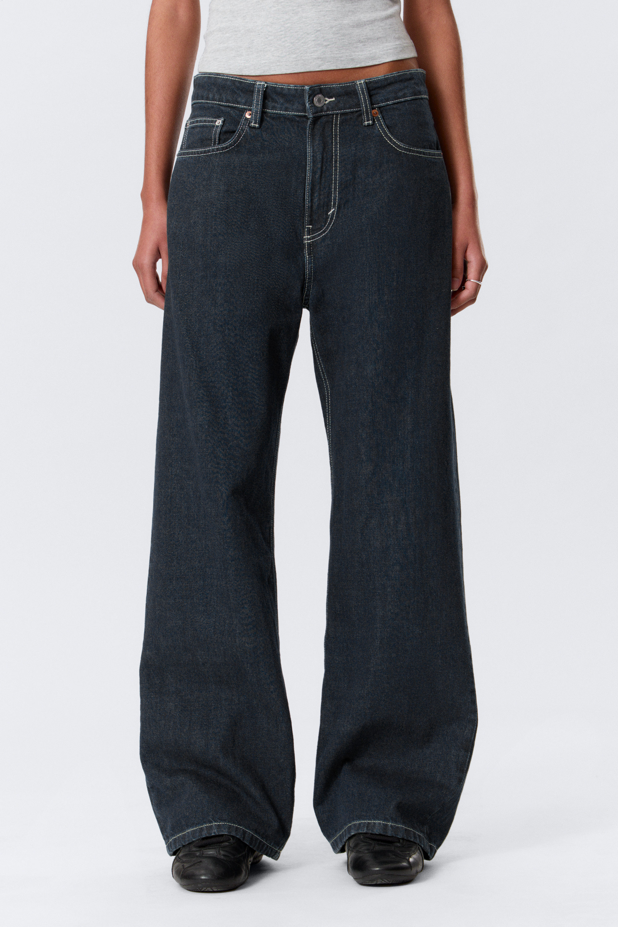 rail mid rise loose wide jeans - Blue Rinse - Dark Blue | Weekday WW