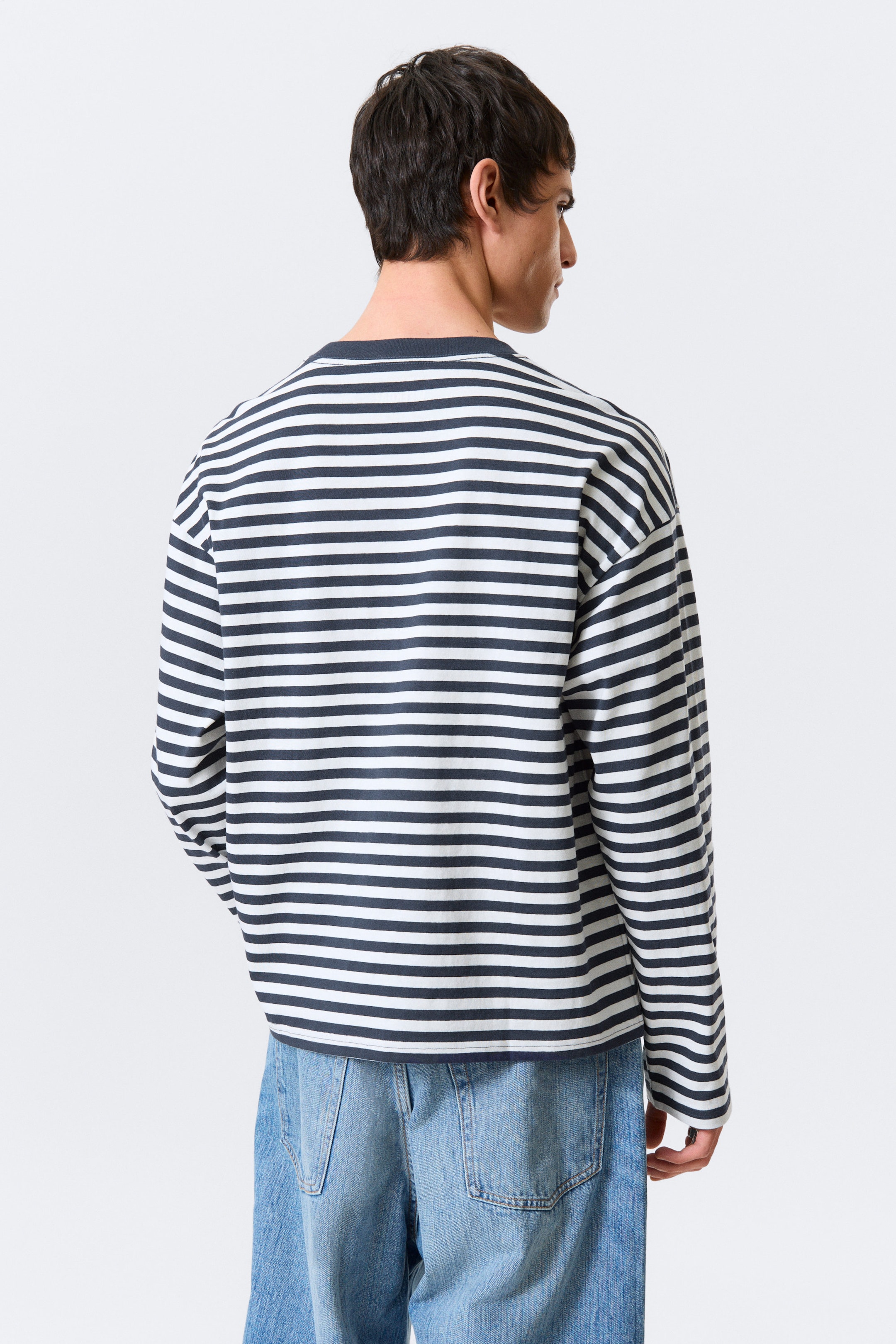 White & Navy Stripes - Loose Boxy Long-Sleeved T-shirt - 2