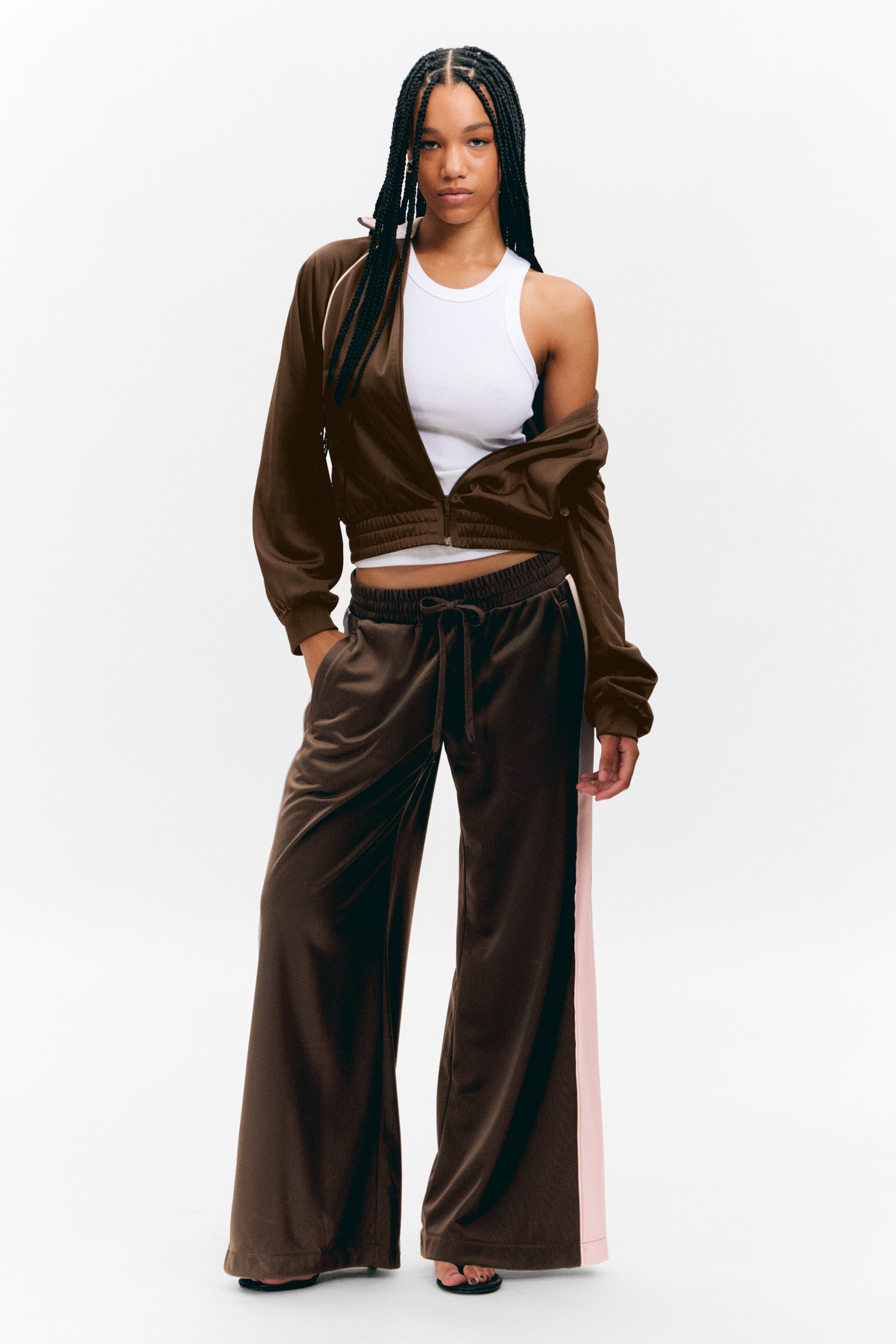 Ver imagen más grande: Pantalones de chándal de tiro bajo - Rayas rosas sobre fondo marrón oscuro - MUJER | H&M ES 3