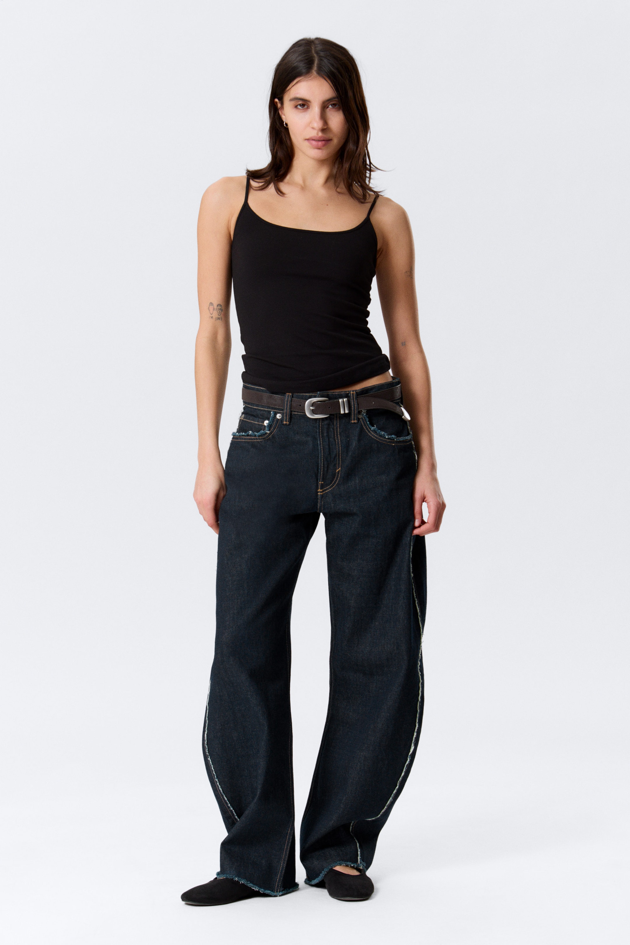 Black - Fitted Strappy Scoop Neck Singlet - 2