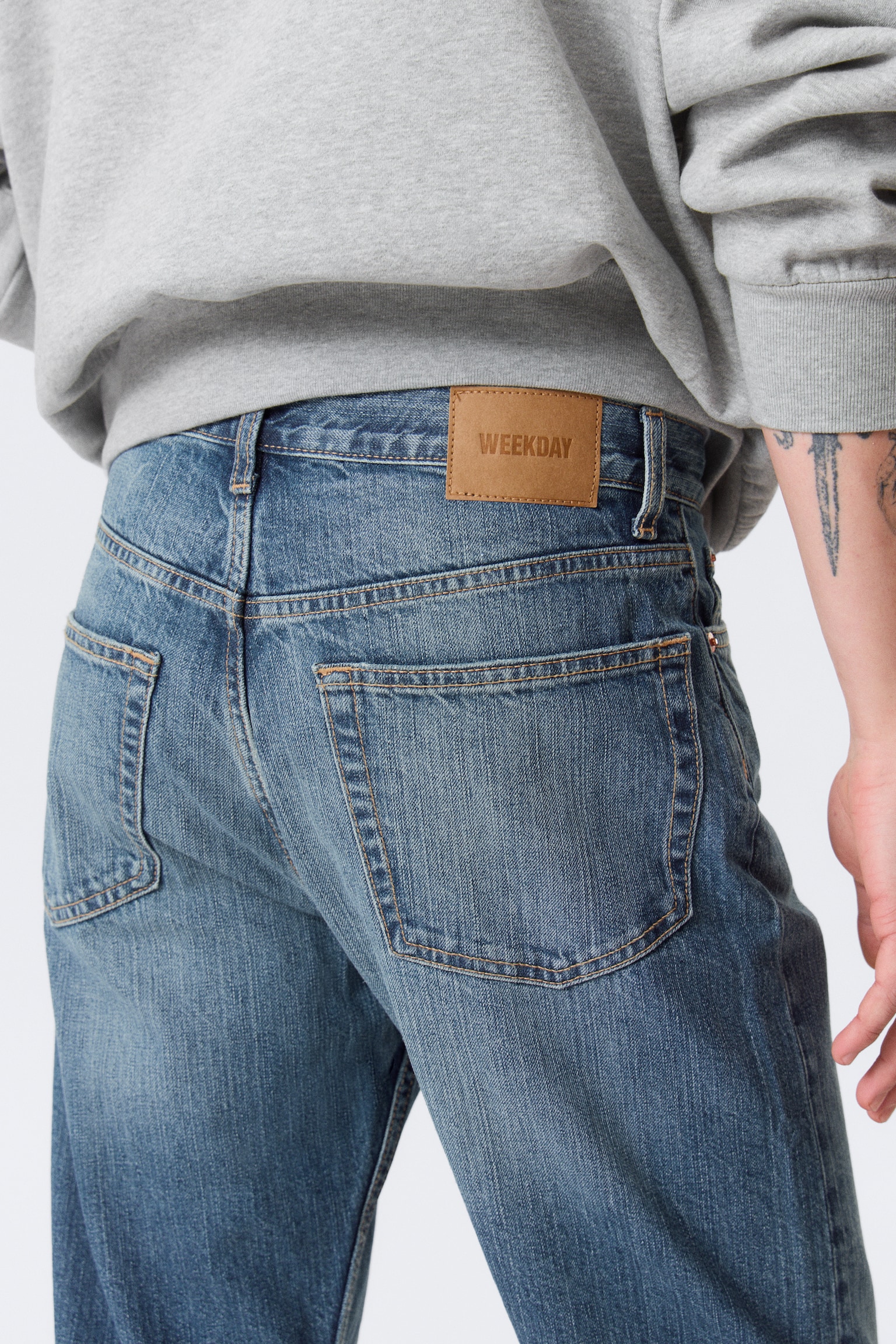 Space Mid Waist Relaxed Straight Leg Jeans - Radio Blue - Mittelblau/Second Blue - Mittelblau/Tuned Black - Schwarz/Risso Black - Schwarz/Blue Stream - Mittelblau/Morgenblau - Dunkelblau/Iron Blue/Kourtney Blue - Dunkelblau - 9