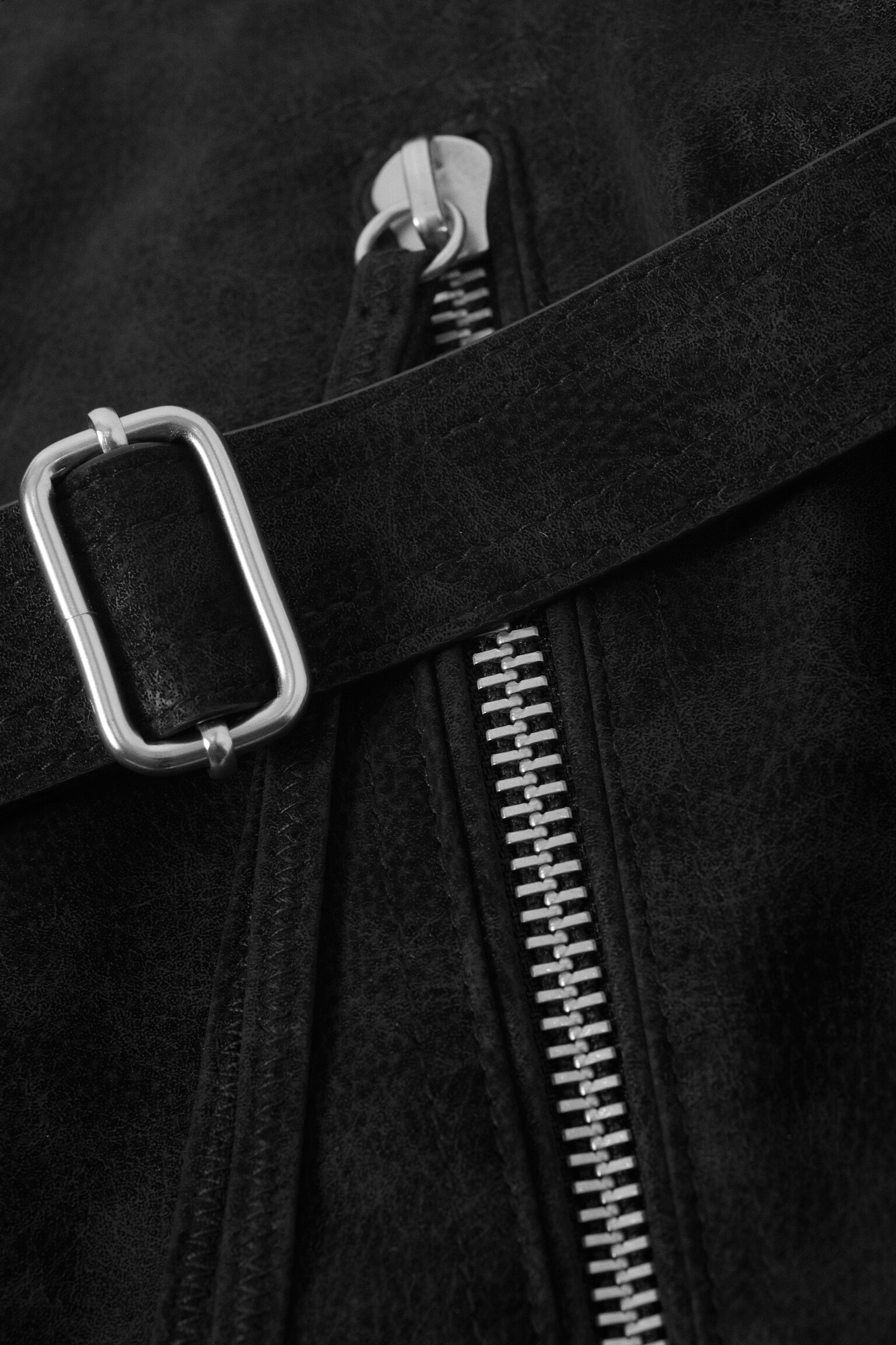 Medium Zip Shoulder Bag - Black - 3