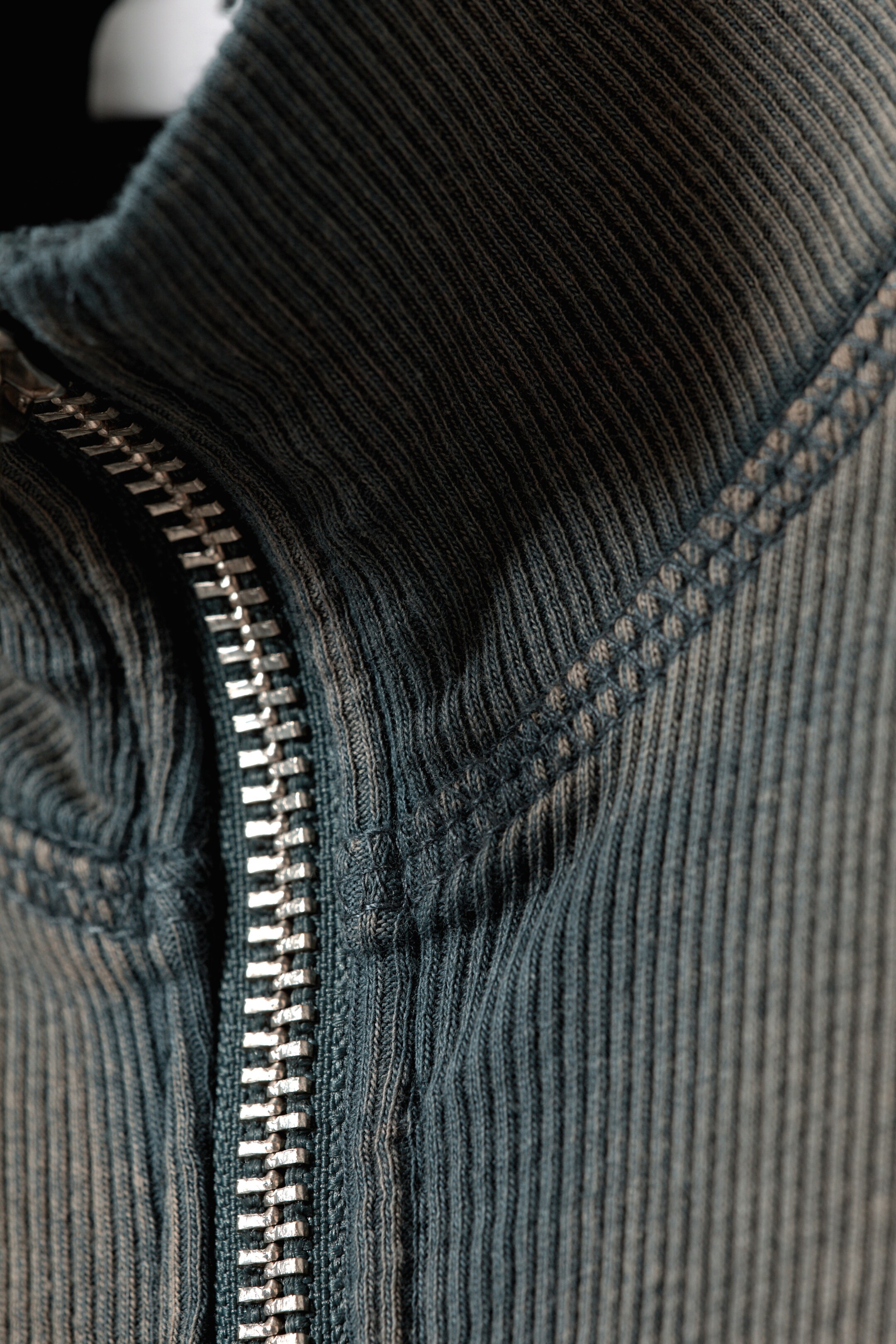 Größeres Bild ansehen: Longsleeve Anja mit Rollkragen und Reißverschluss - Verwaschenes Türkis - Ladies | H&M DE 2