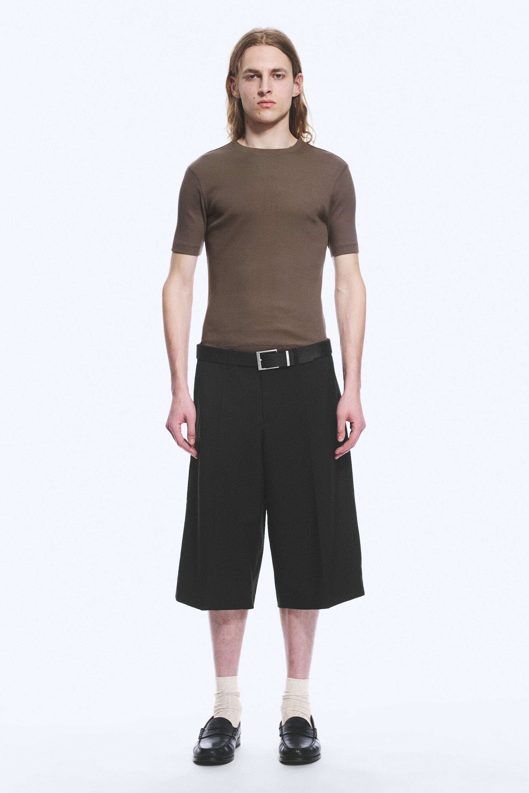 Black - Low Rise Relaxed Suiting Shorts - 1