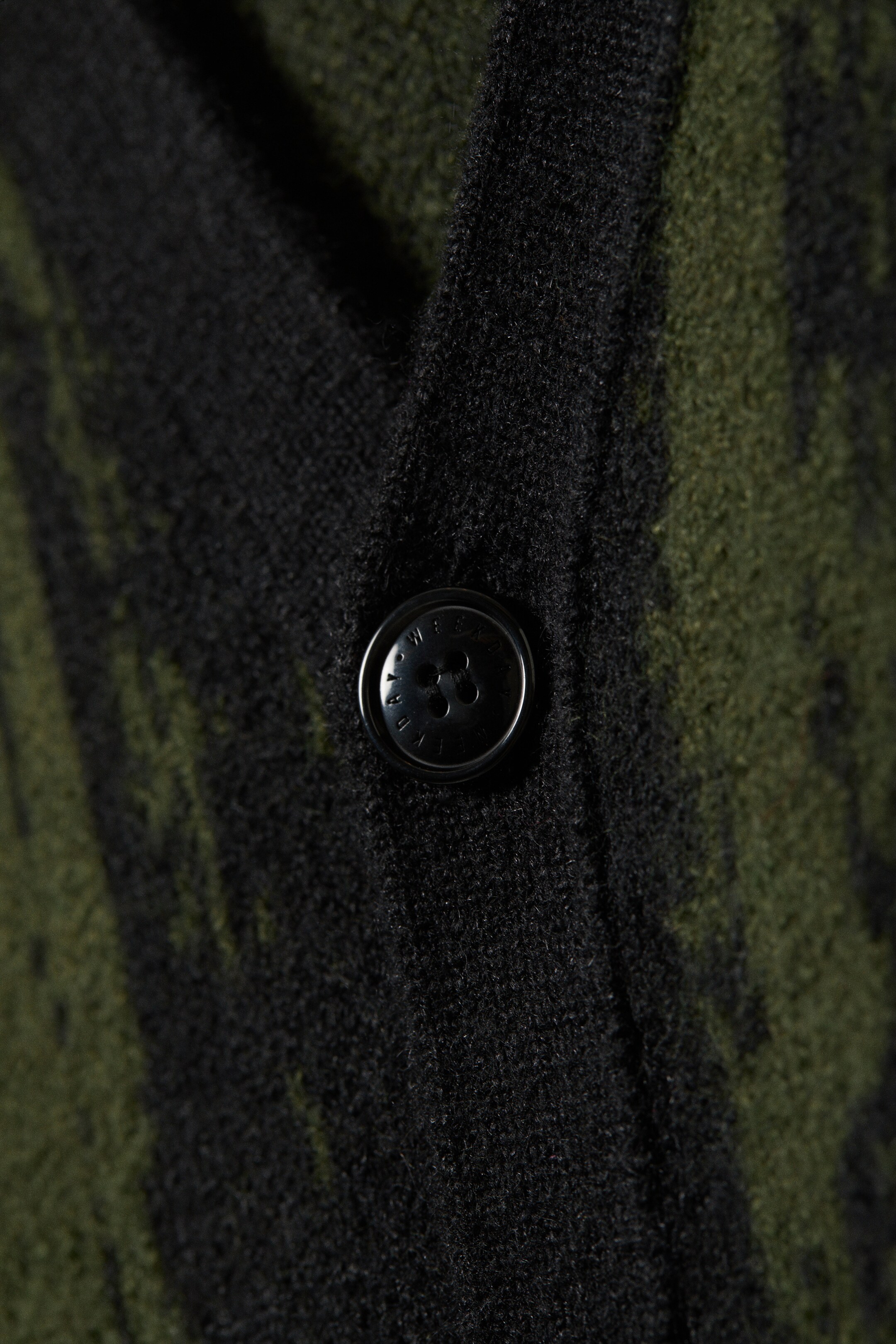 Vezi imaginea mai mare: Cardigan tricotat cu grafică, croială boxy - Negru/Verde Kaki Închis - BĂRBAŢI | H&M RO 6