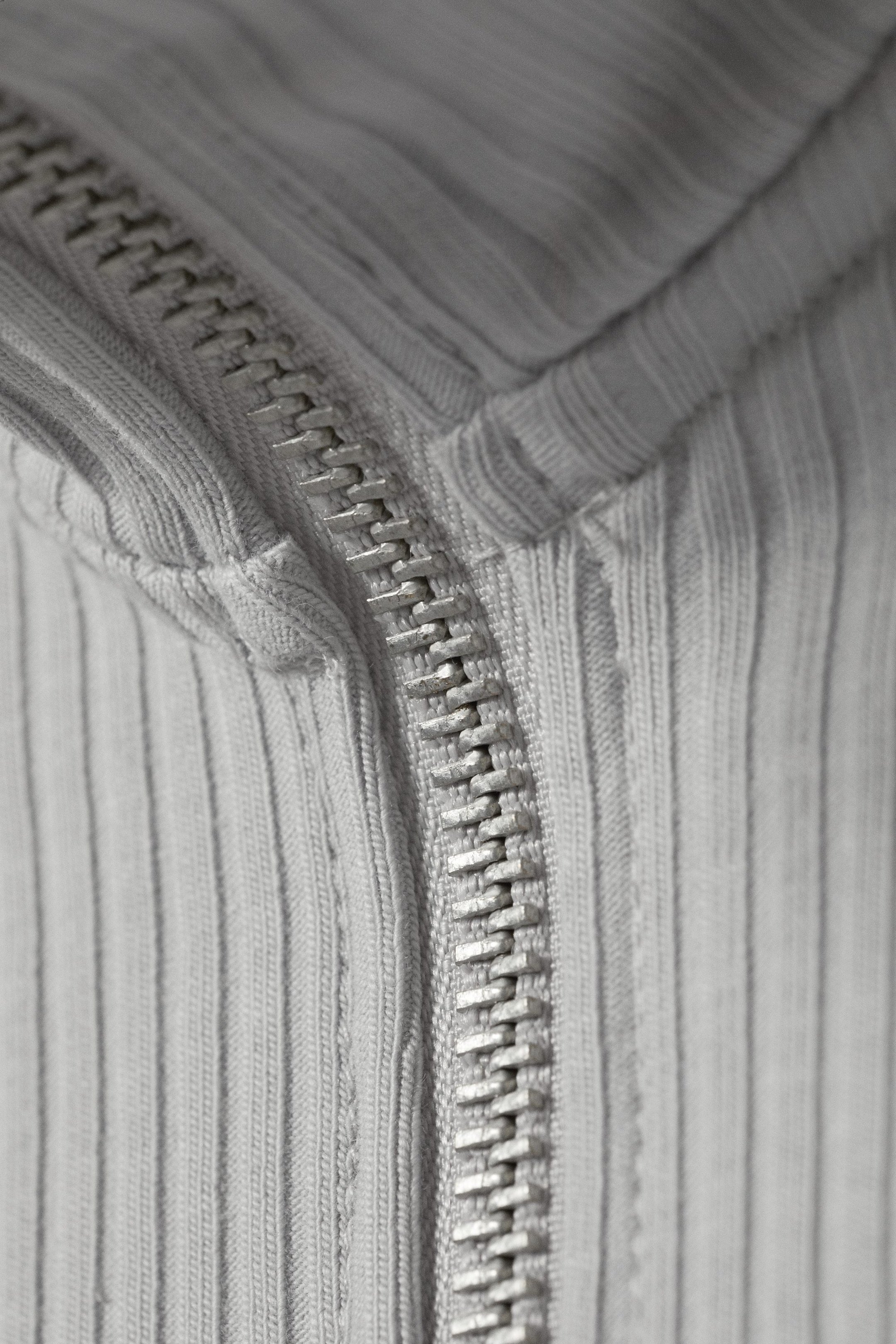 Lichtgrijs - Tina longsleeve met rits - 1